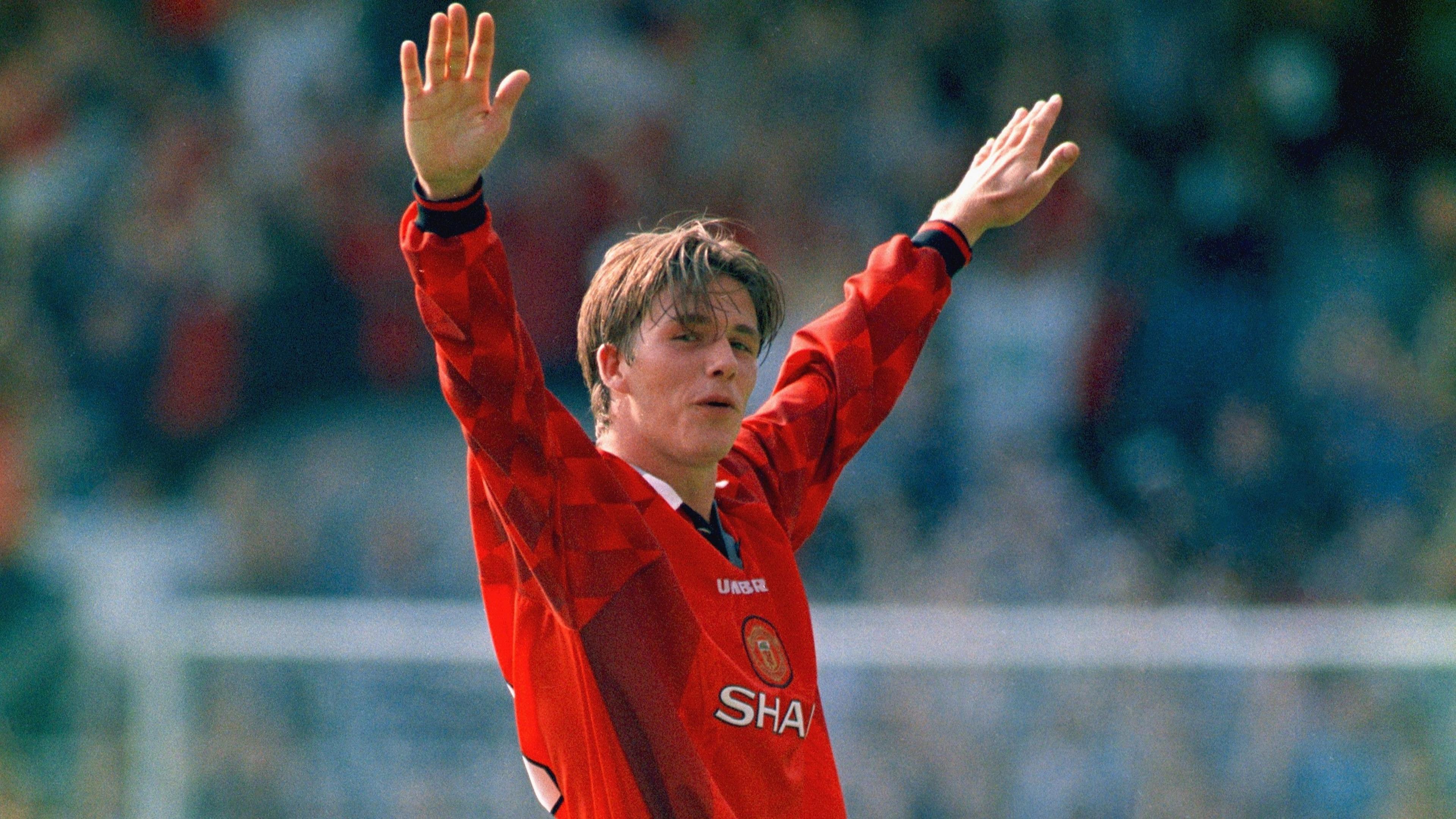 Man Utd news: Was David Beckham's against Wimbledon the best own-half goal?  - Get involved - BBC Sport