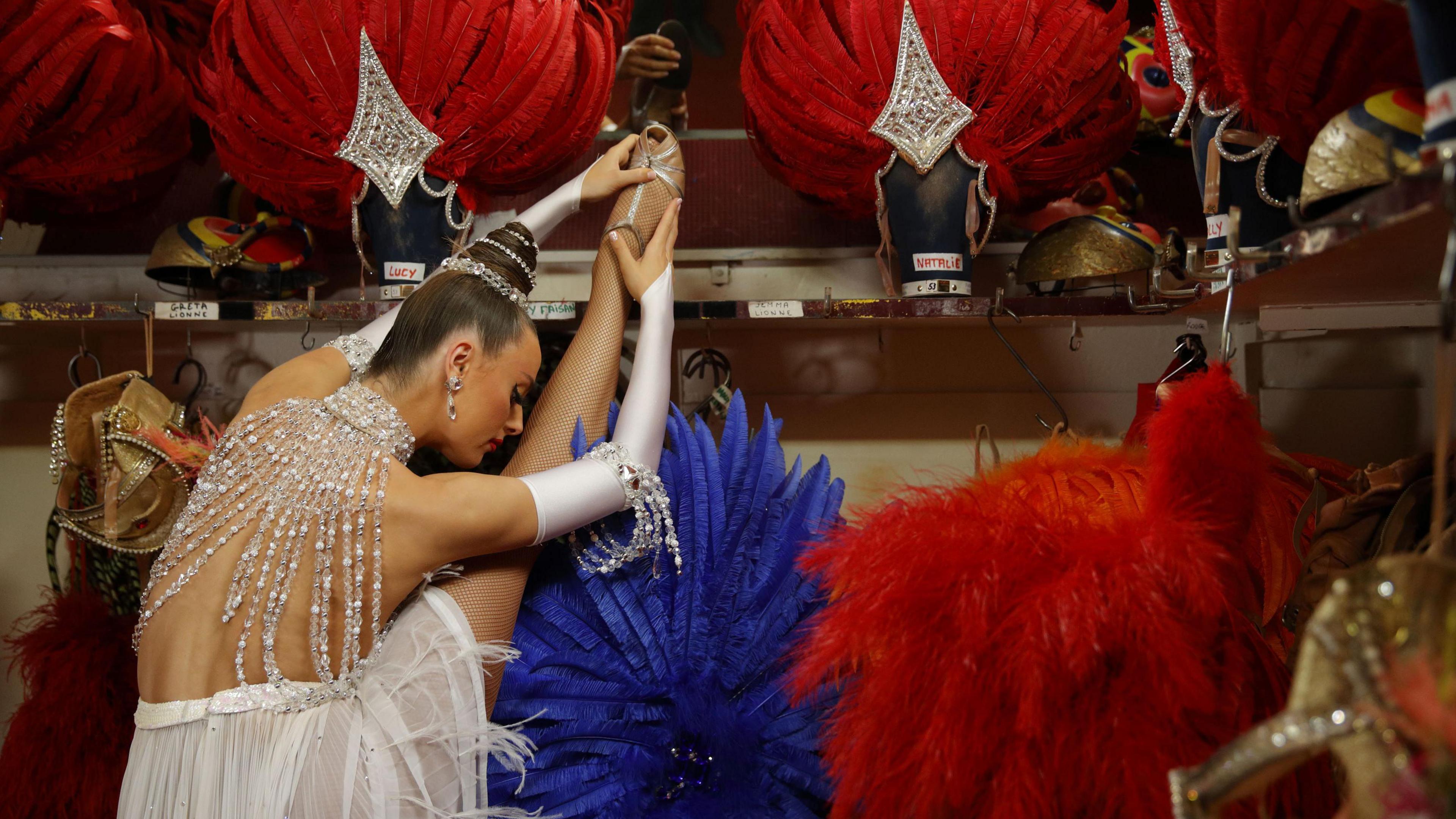 Claudine warms up before her show