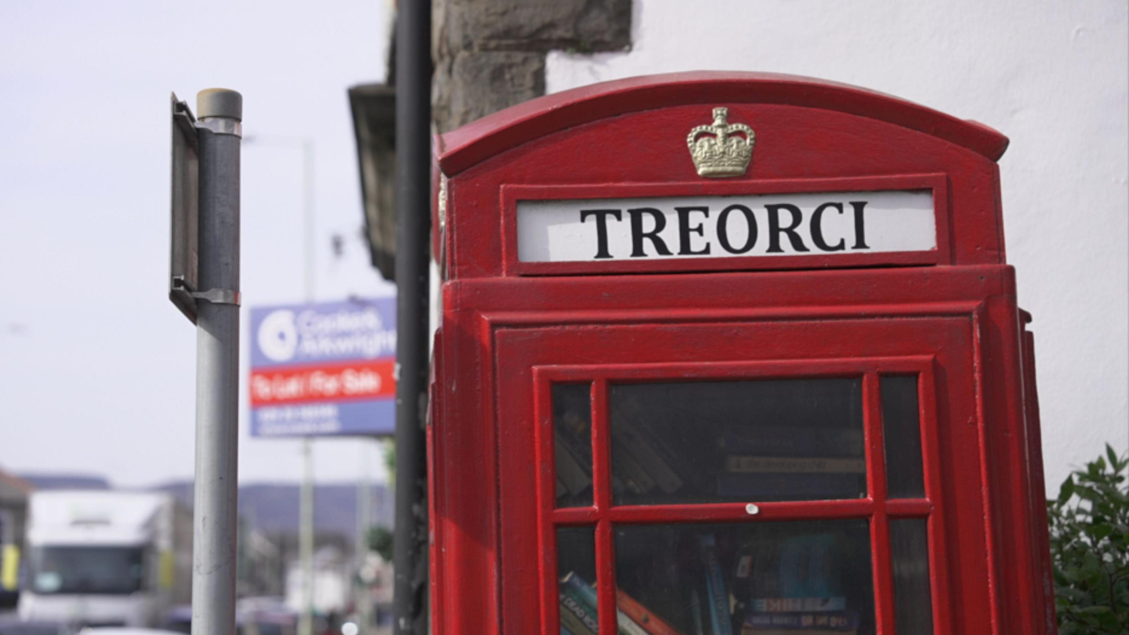 Blwch ffon yn Treorci, Rhondda Cynon Taf