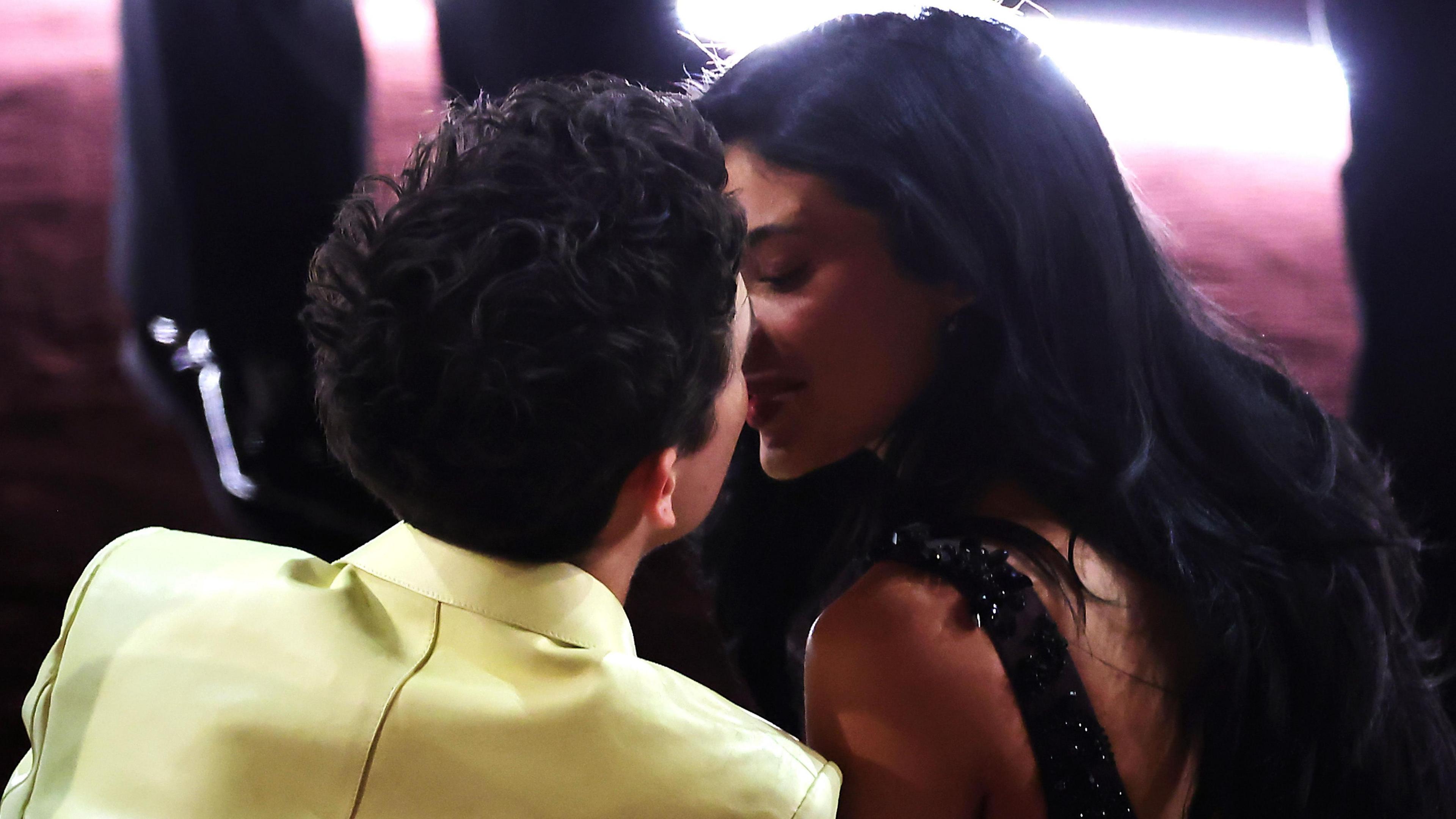 Timothée Chalamet and Kylie Jenner attend the 97th Annual Oscars at Dolby Theatre on March 02, 2025 in Hollywood, California.
