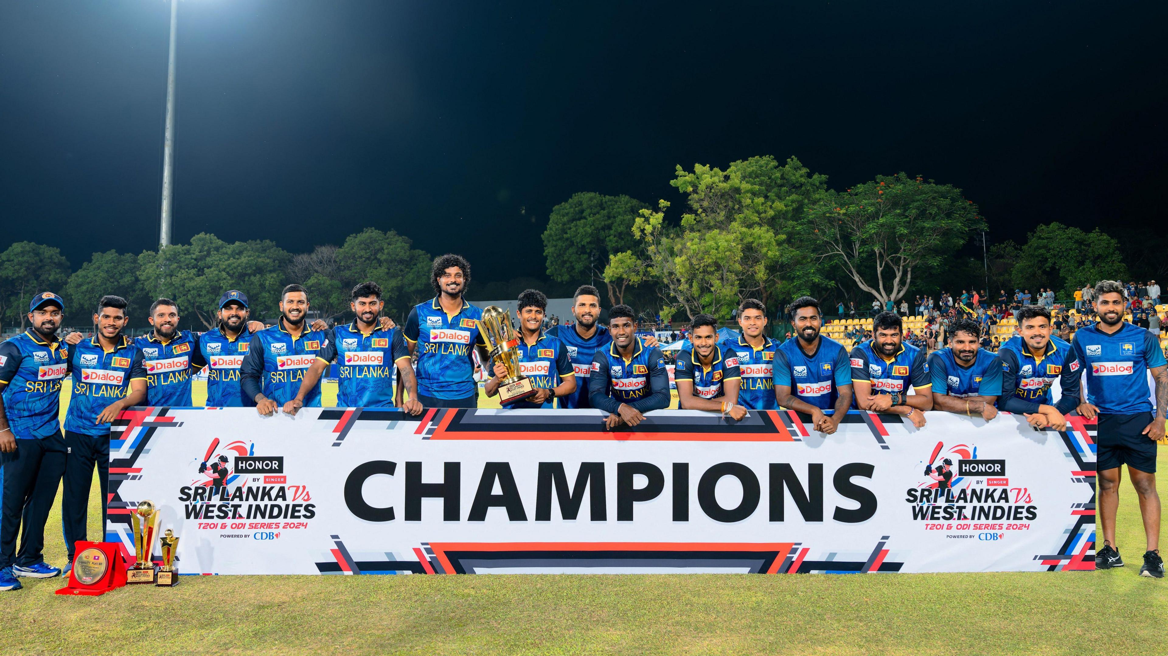 Sri Lanka with the Twenty20 series trophy