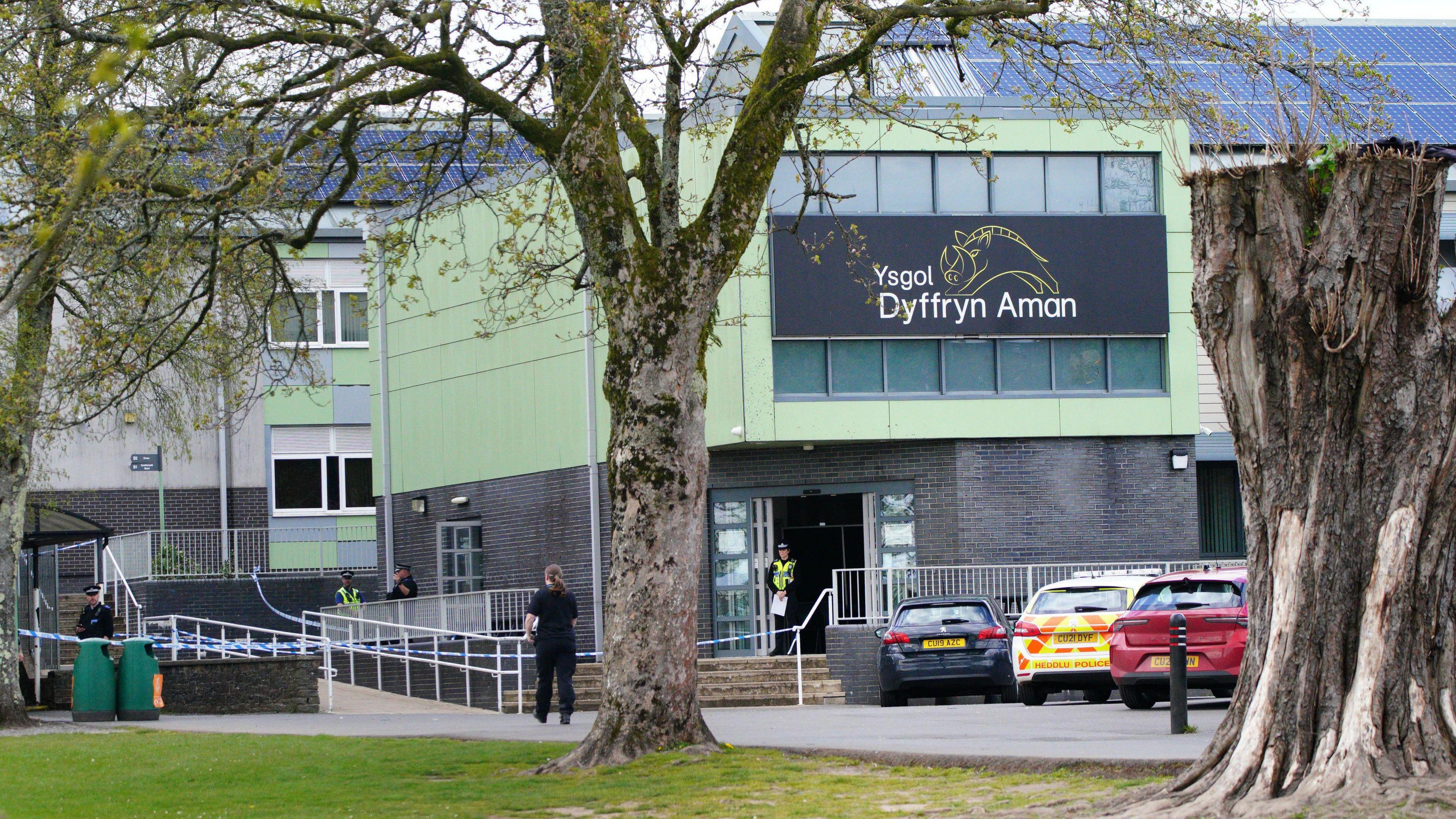 Ysgol Dyffryn Aman