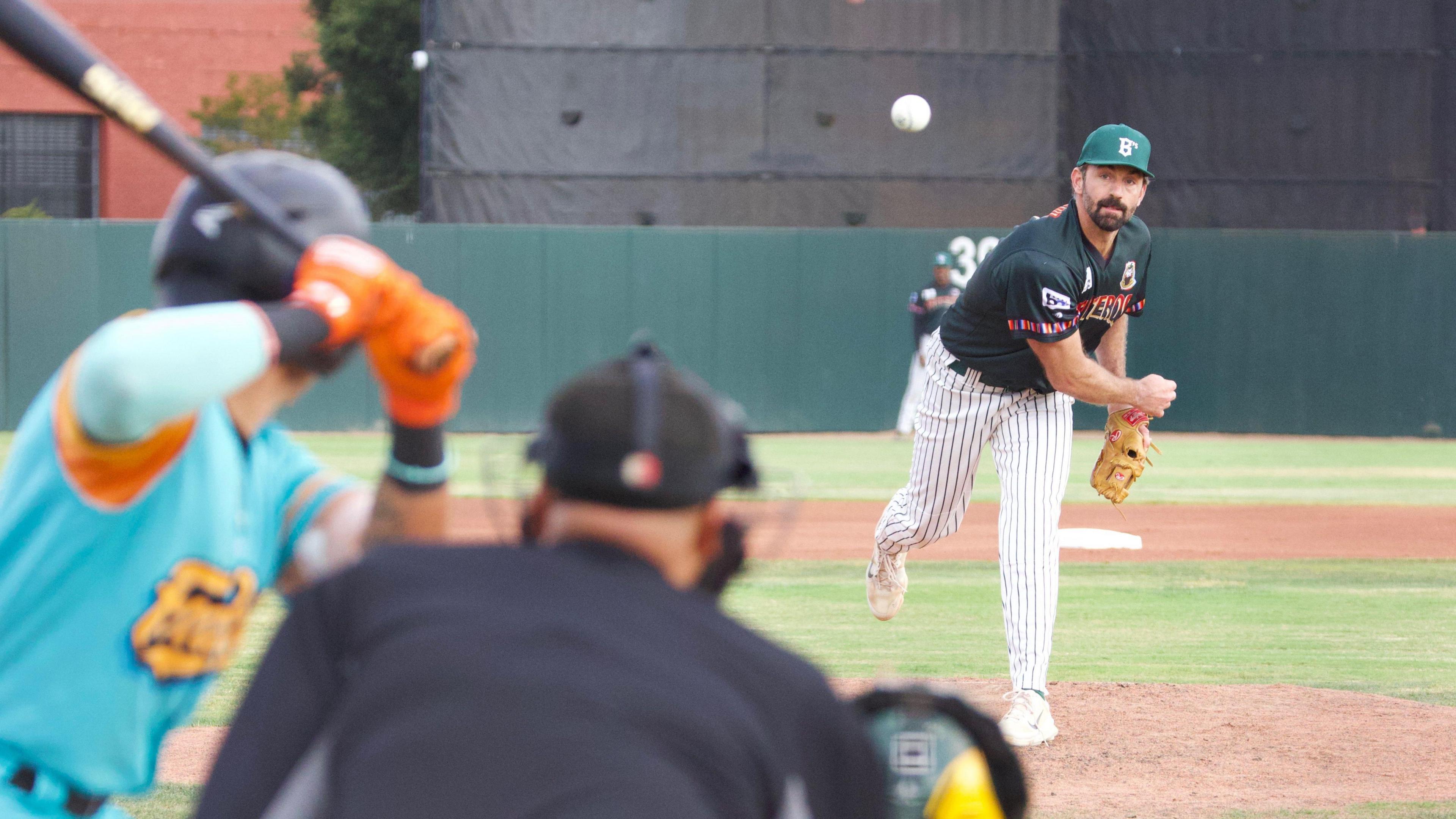 Liam Plunkett throws a pitch for the Oakland Ballers