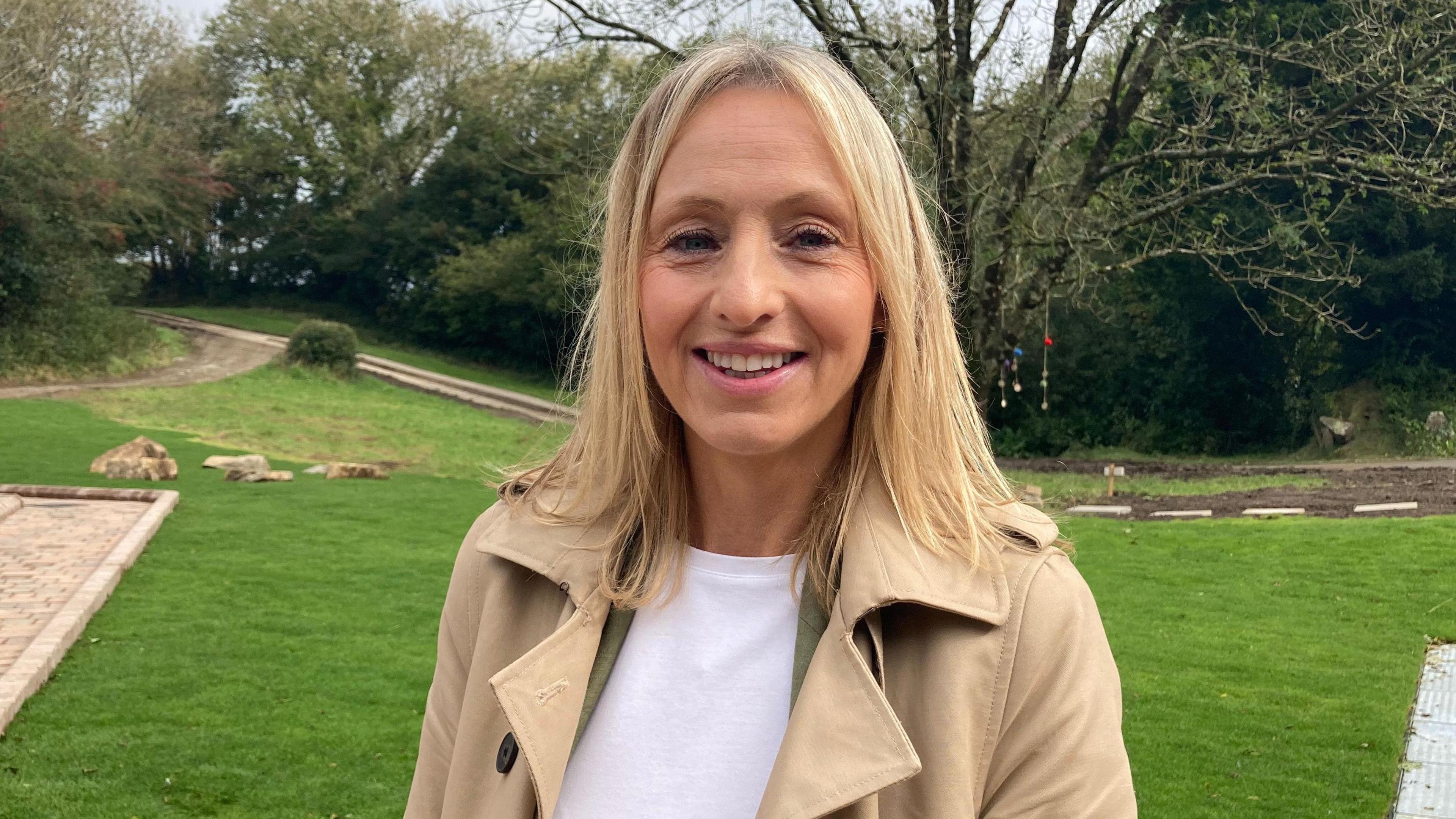 Sian Lewis