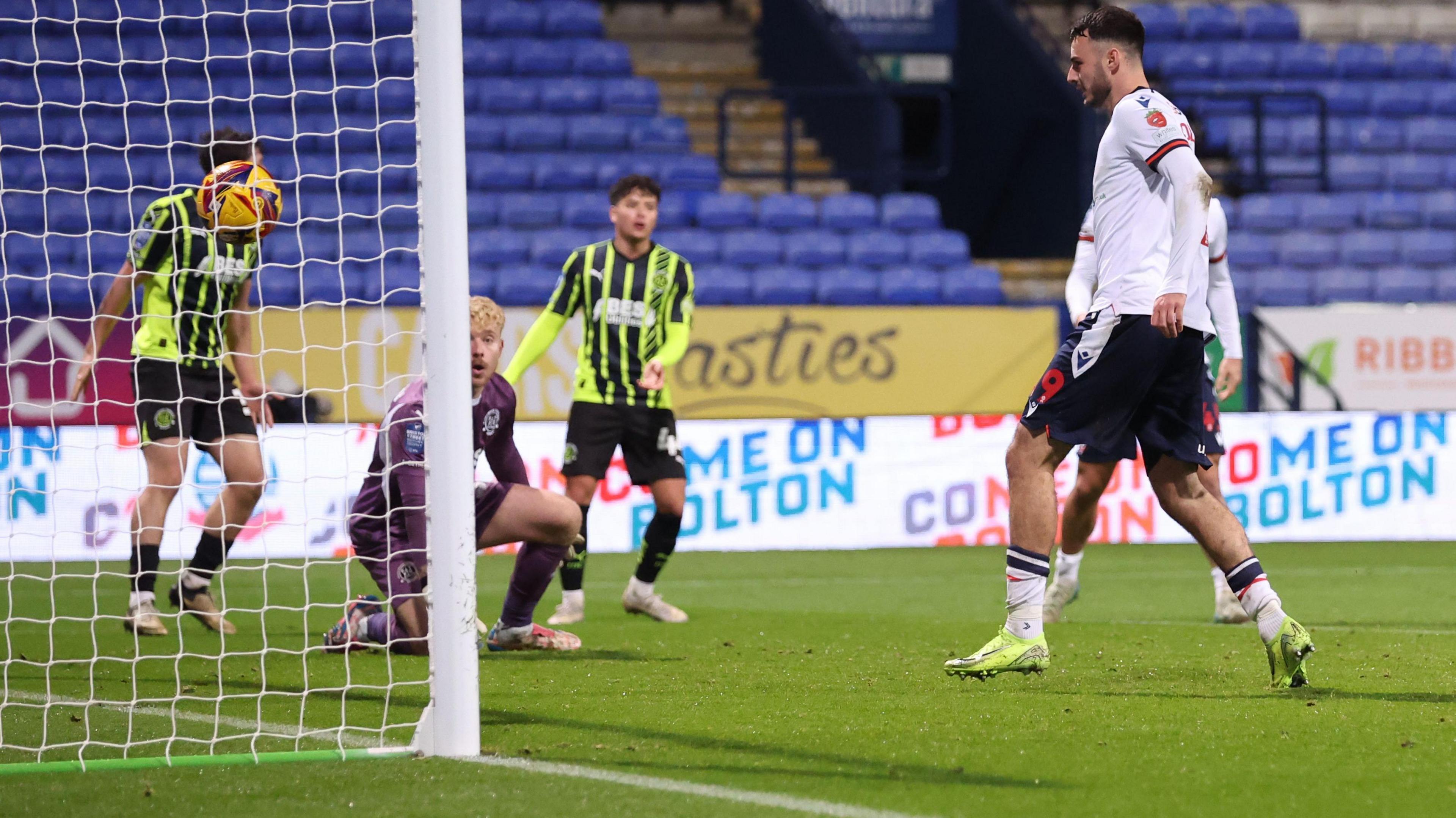 Aaron Collins scores the winner for Bolton against Fleetwood