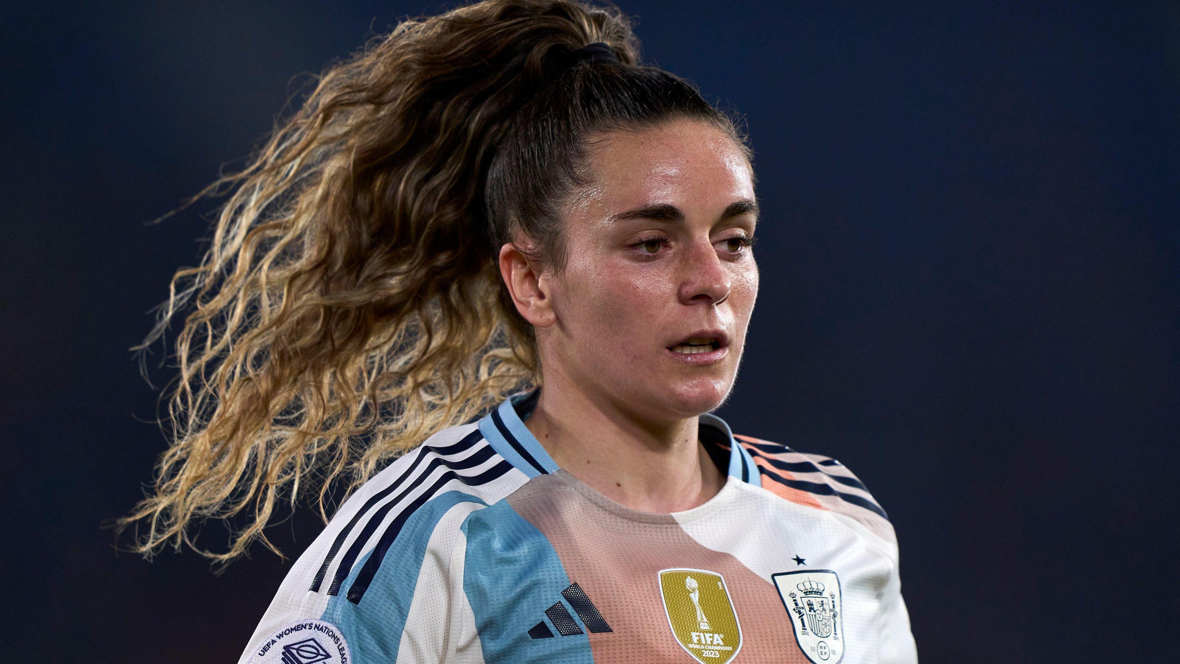 Teresa Abelleira playing for Spain