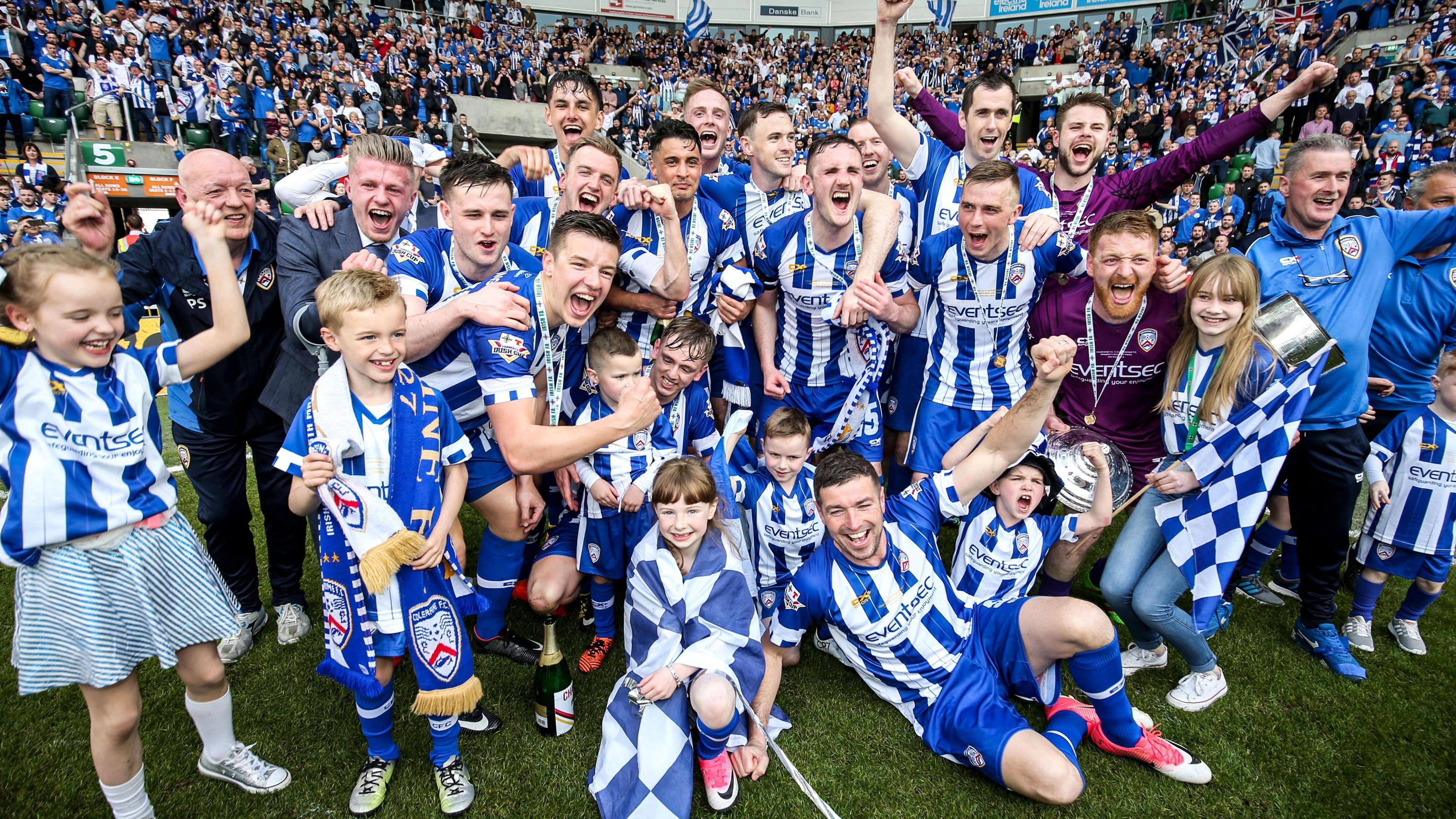Coleraine celebrate winning the Irish Cup in 2018