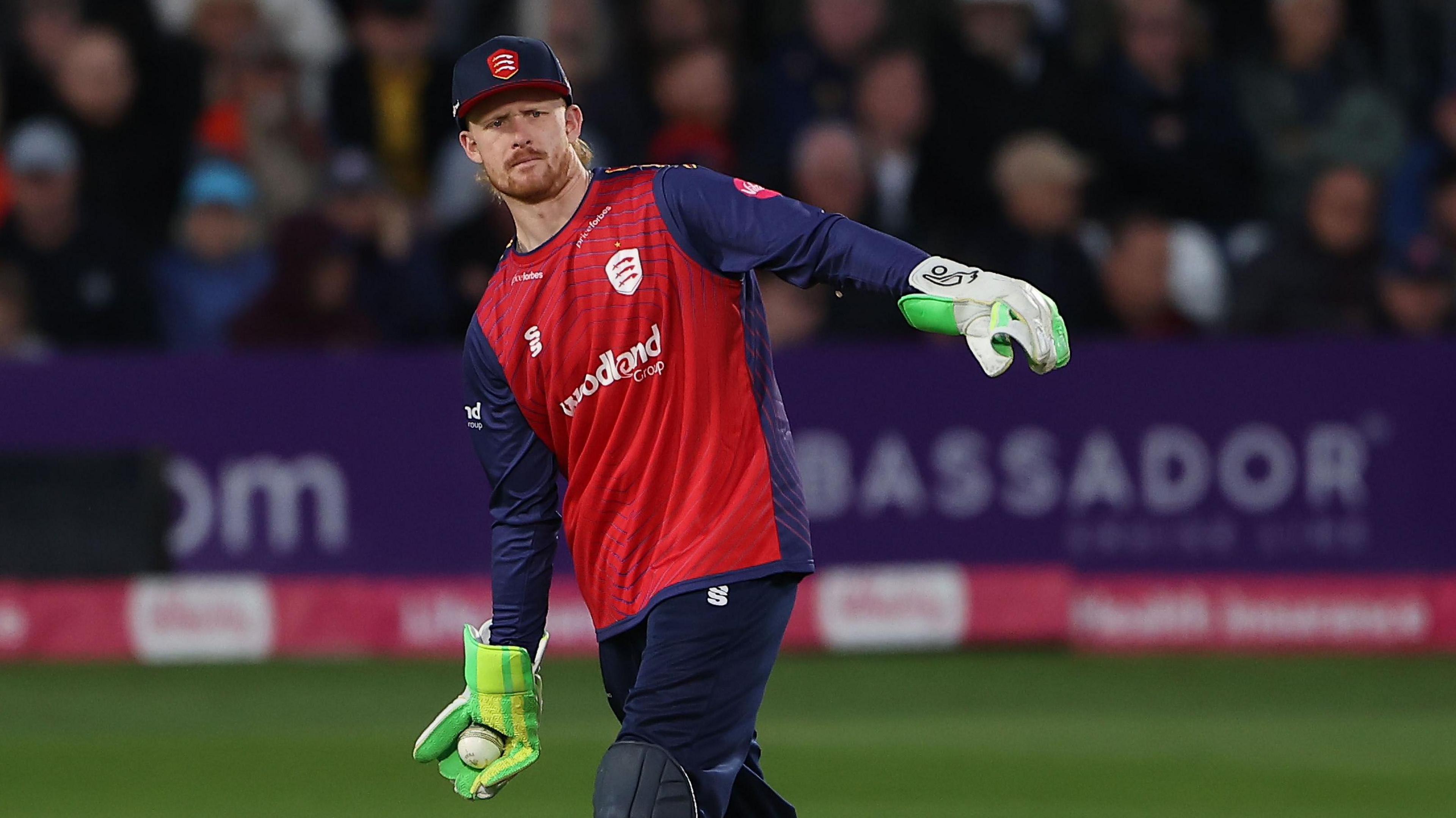 Jordan Cox in action for Essex