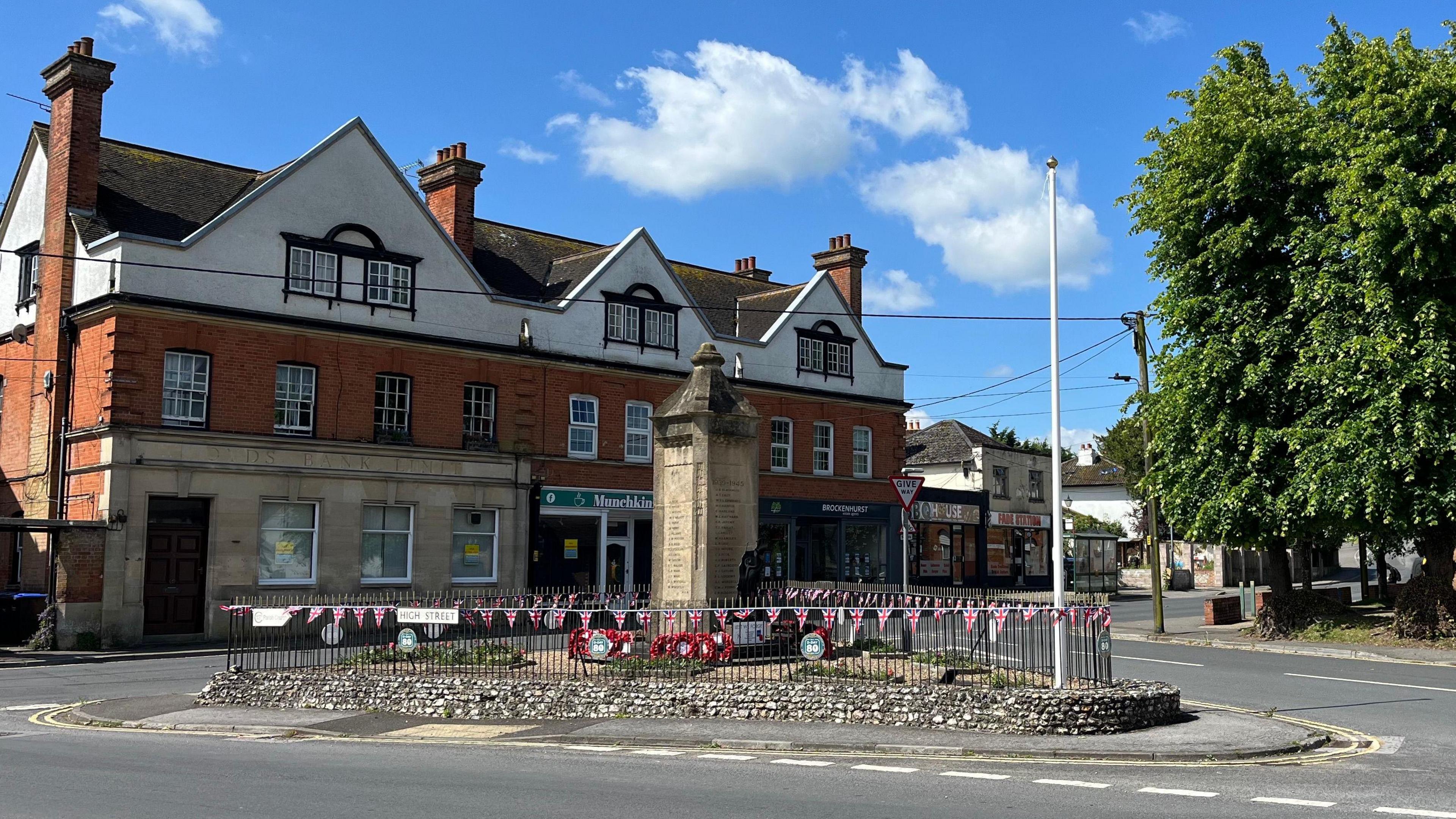 Image of the war memorial in Ludgershall