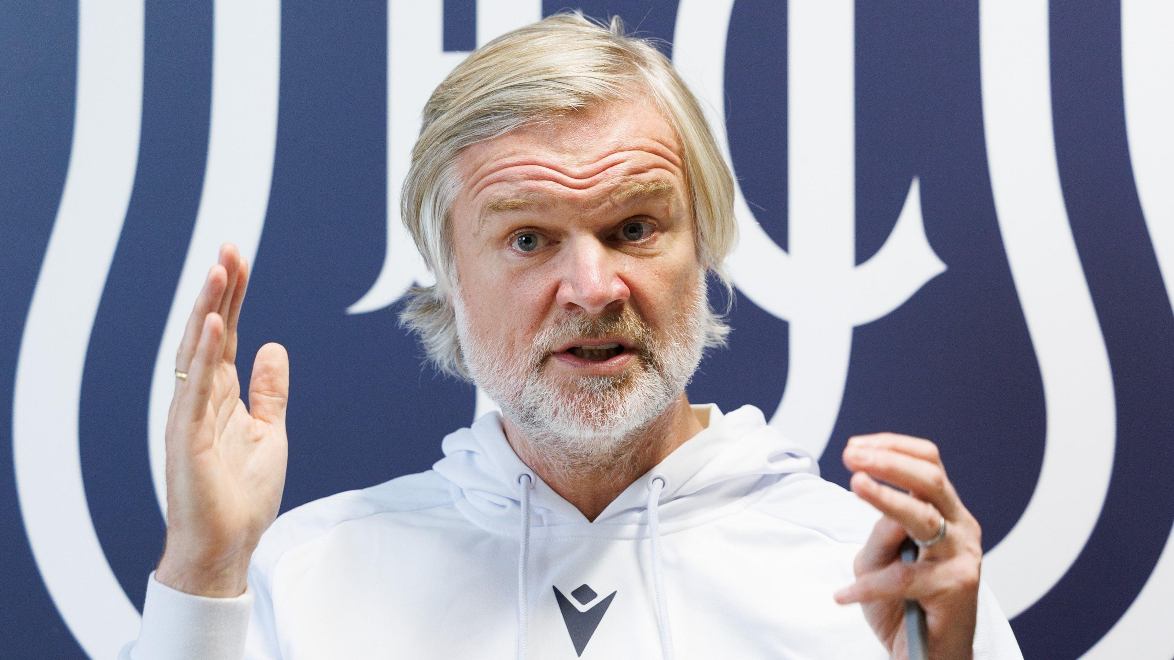 Dundee head coach Steven Pressley