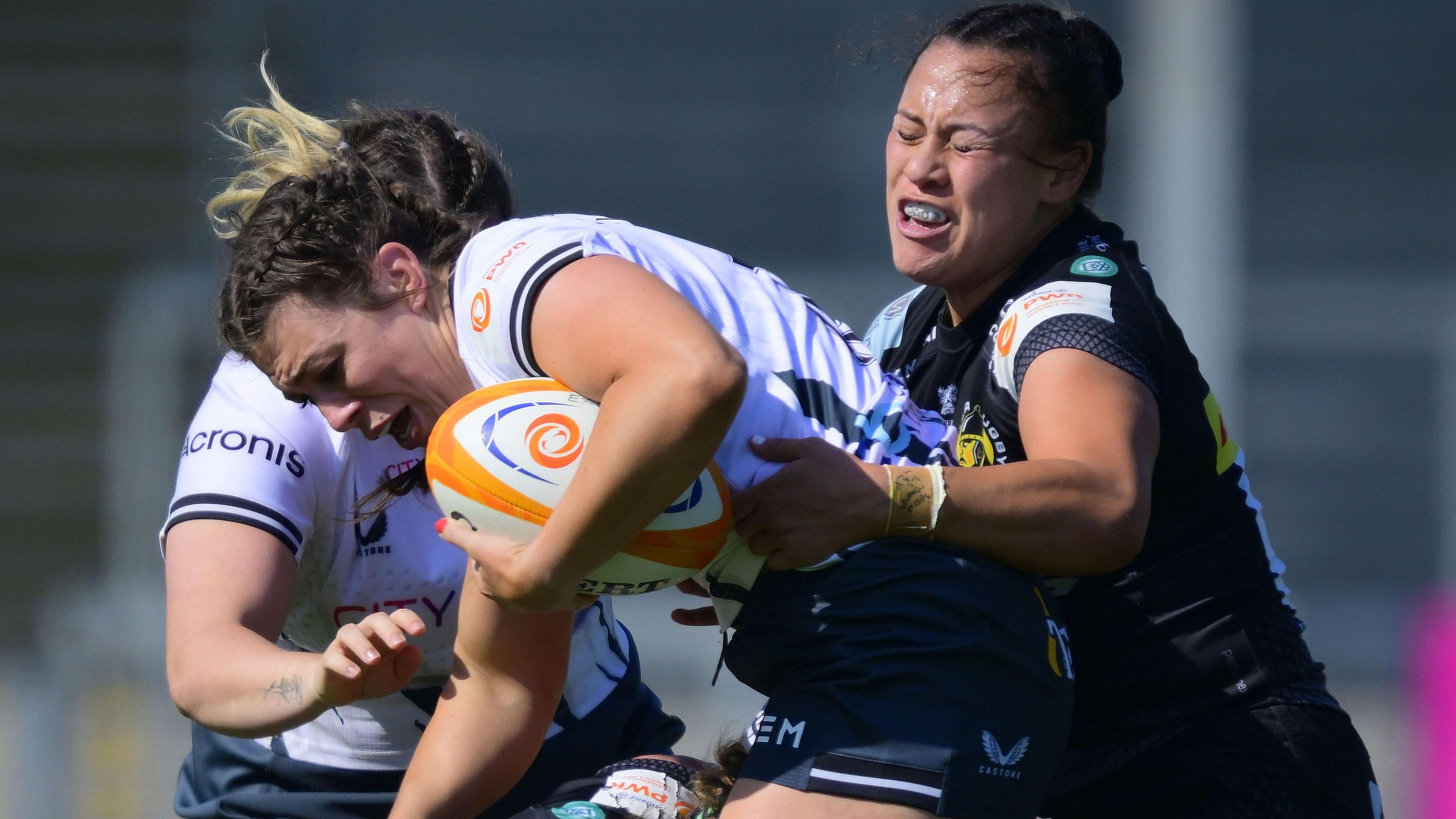 Maddie Feaunati playing against Saracens