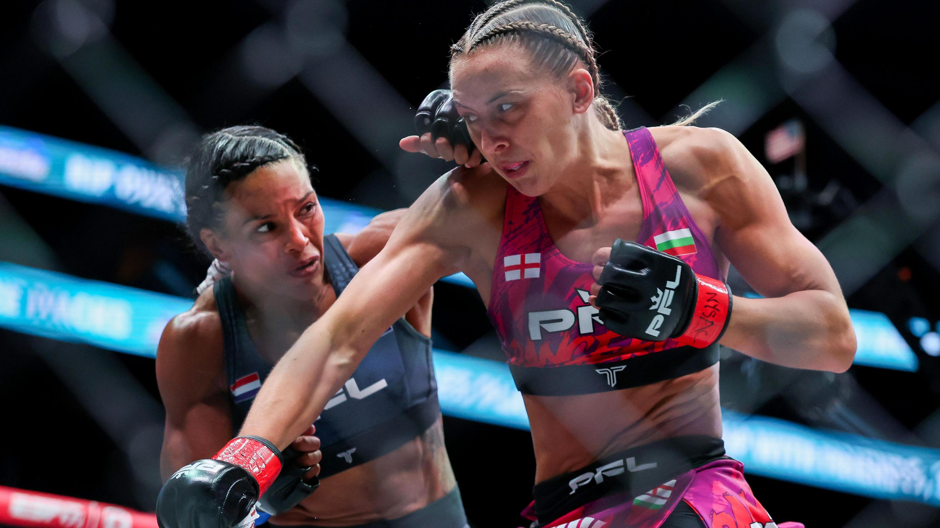 Dakota Ditcheva fighting Denise Kielholtz