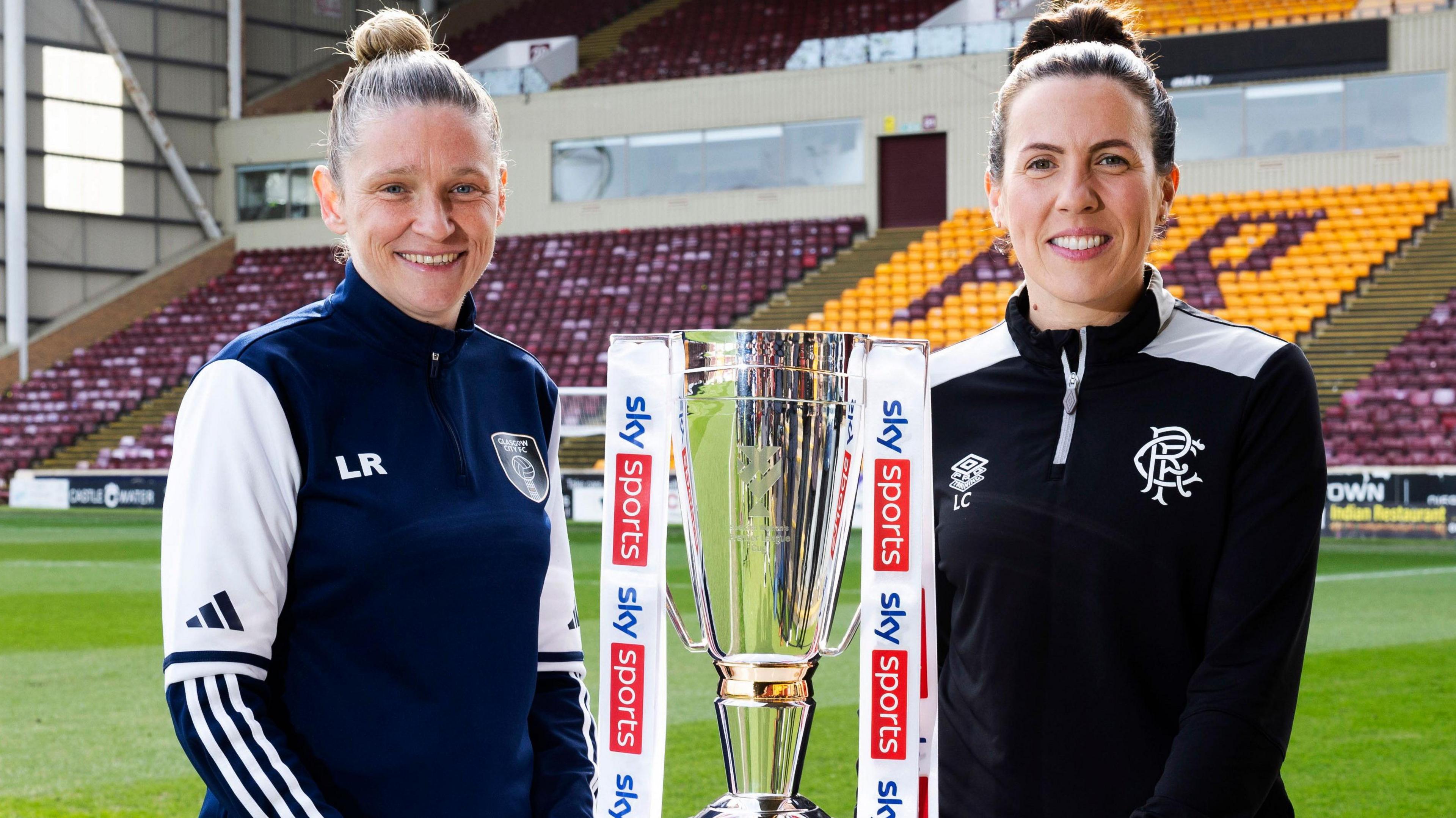Glasgow City head coach Leanne Ross and Rangers head coach Leanne Crichton