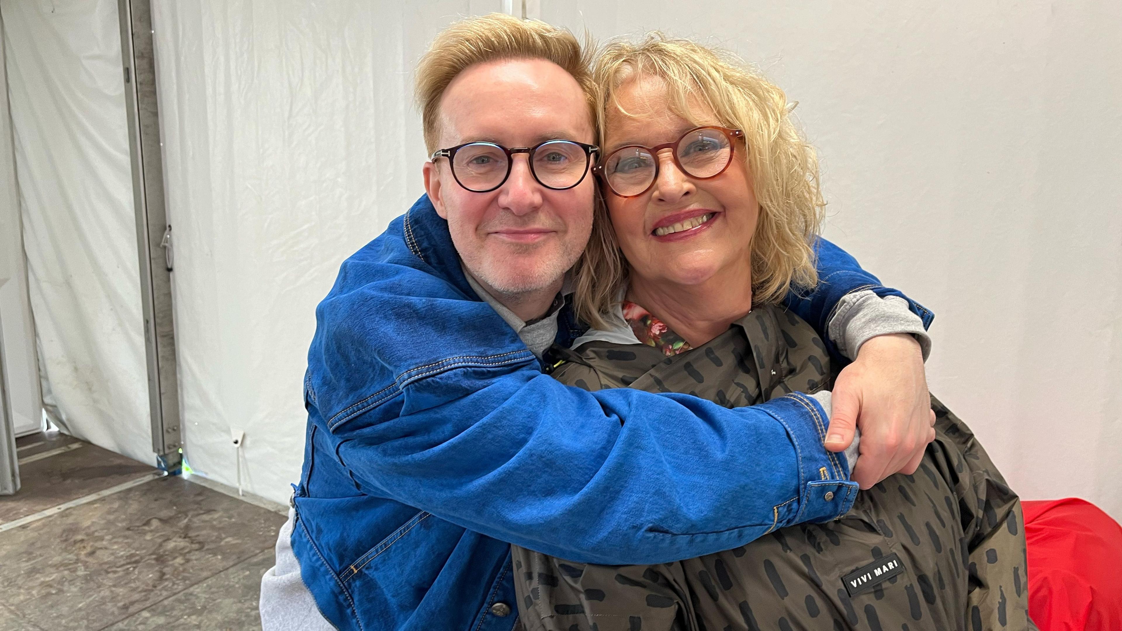 Ian "H" Watkins a Caryl Parry Jones