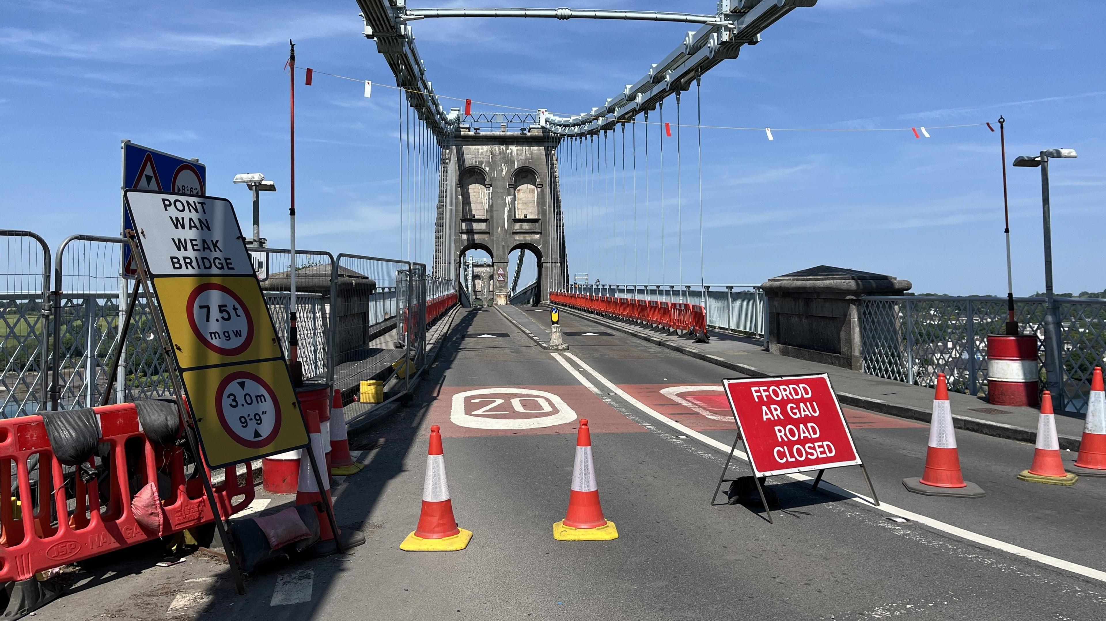 Pont y Borth ar gau ddydd Mercher