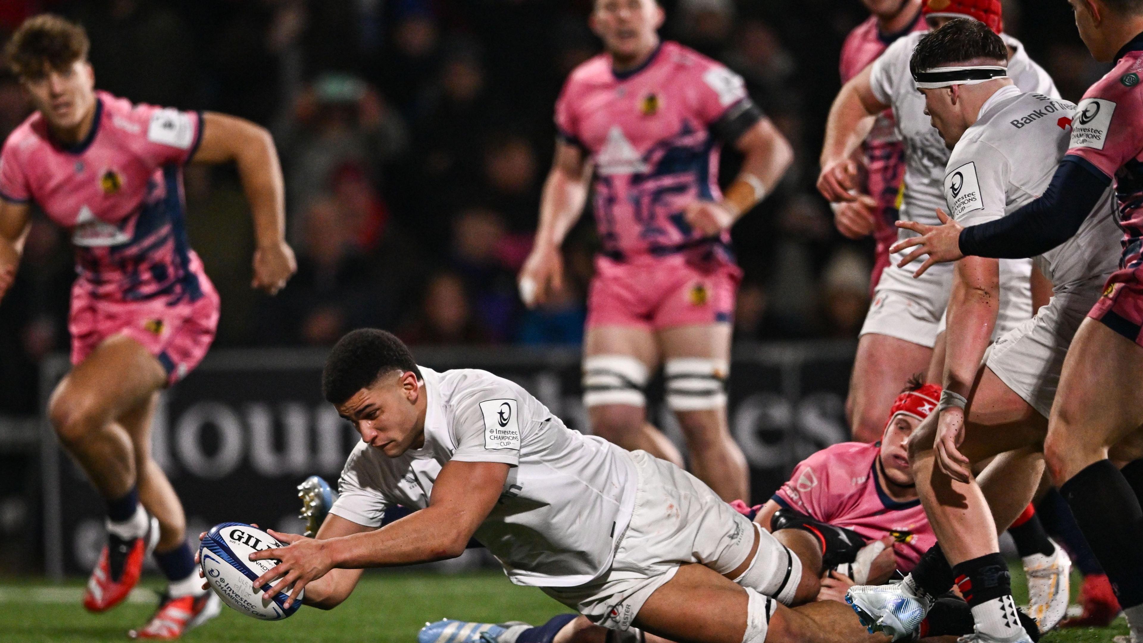 Cormac Izuchukwu scores a try