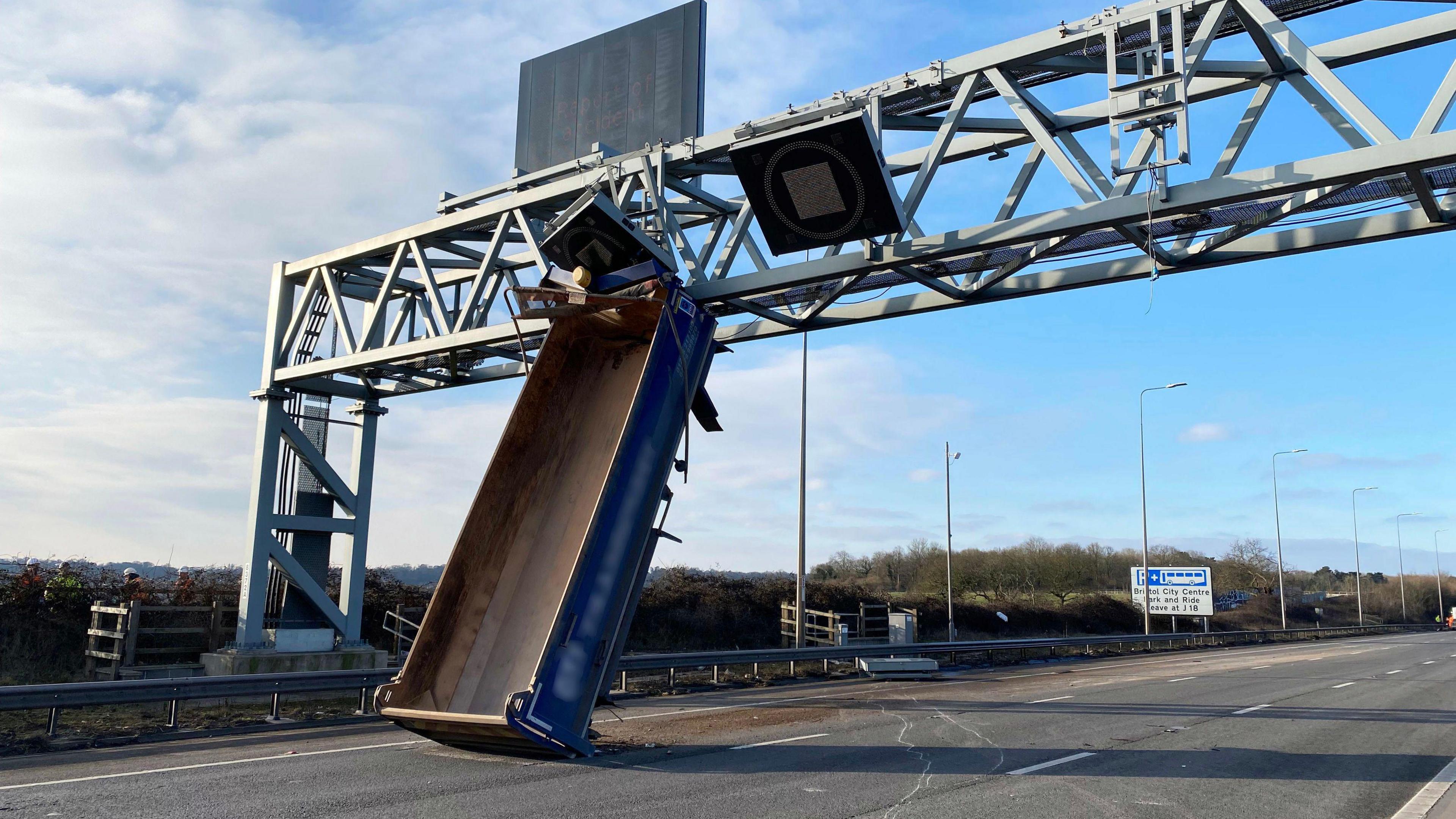 M5 gantry