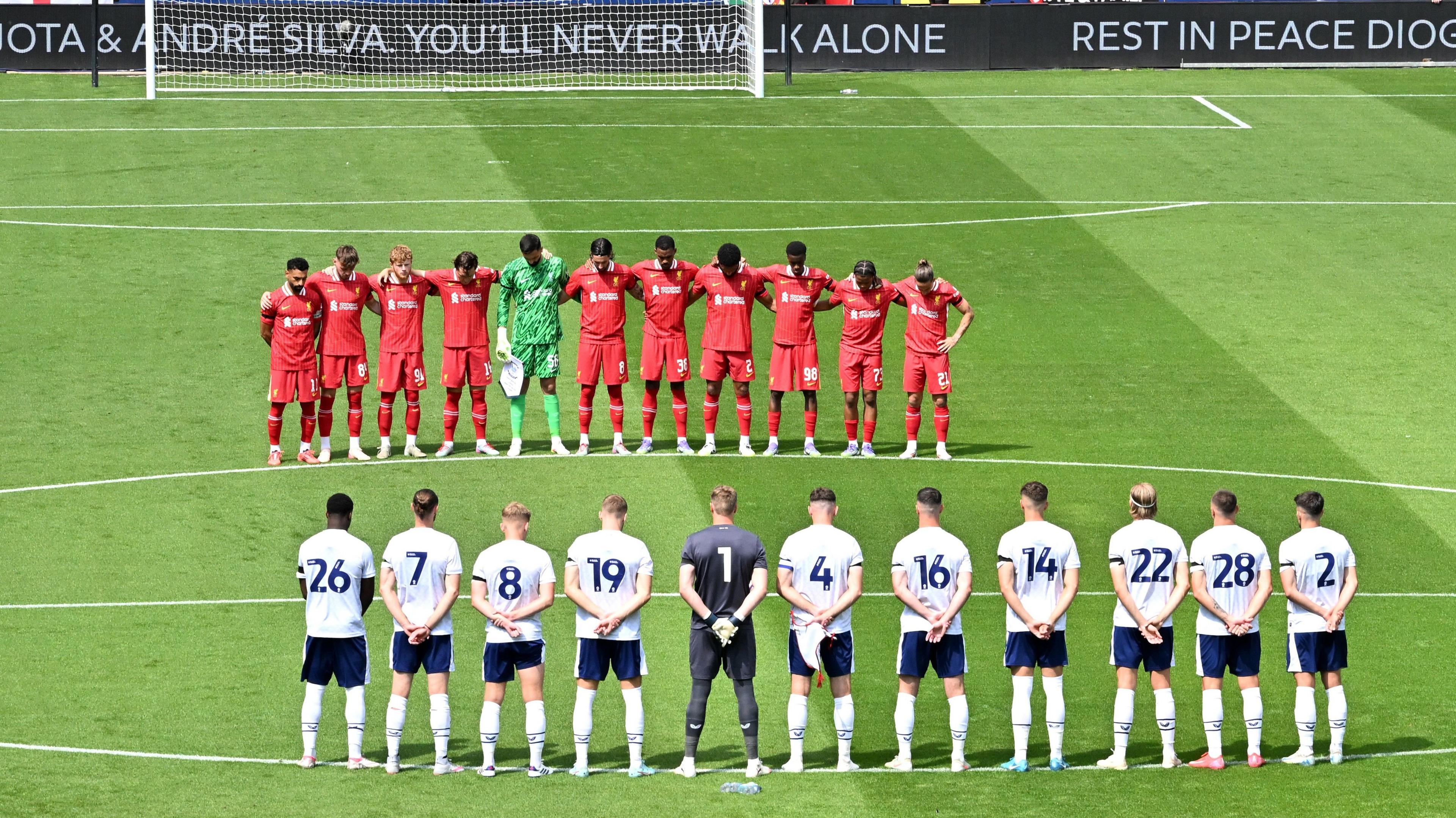 Liverpool and Preston players observe minute's silence for Diogo Jota and Andre Silva