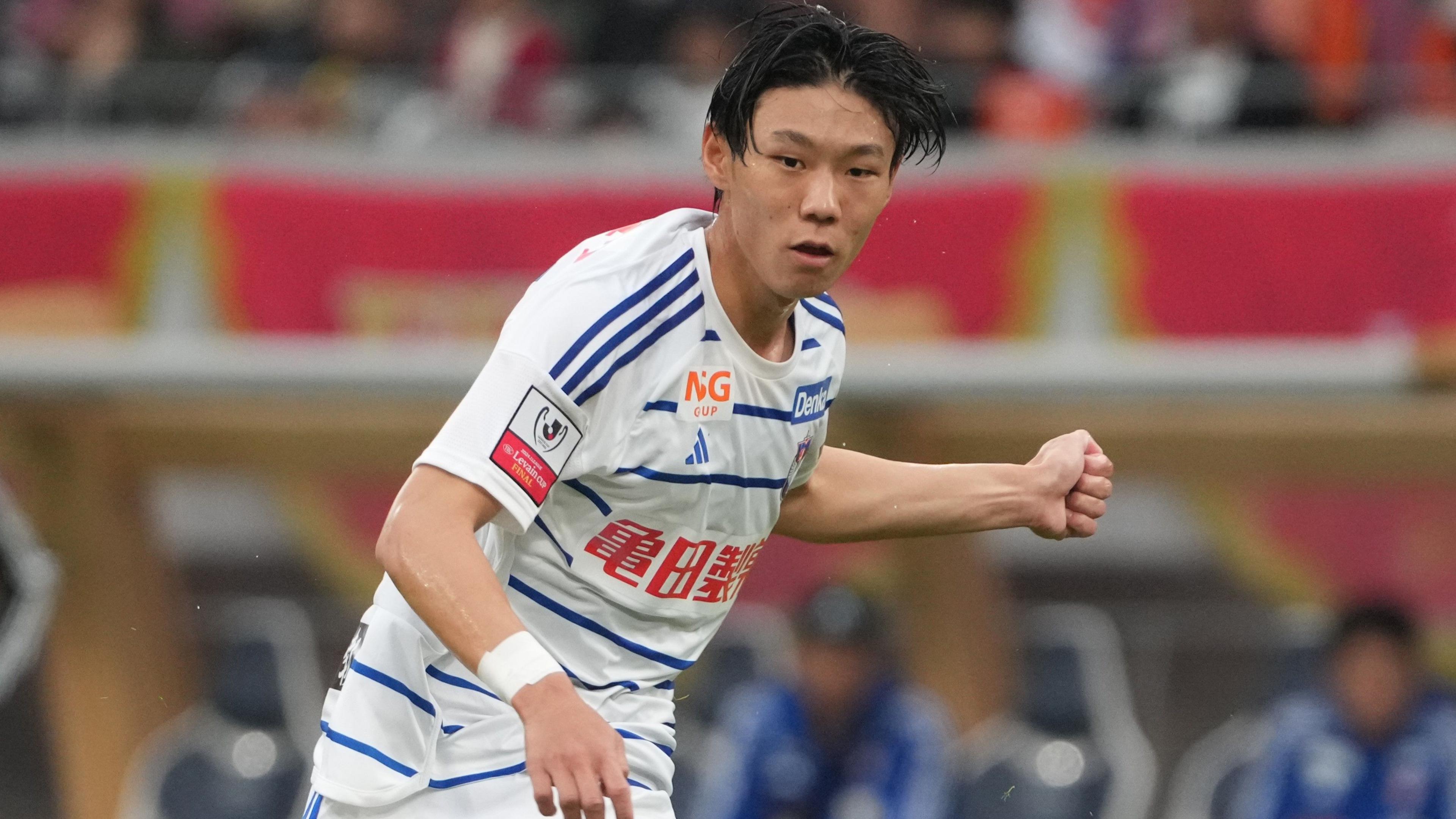 Hayato Inamura in action for Albirex Niigata