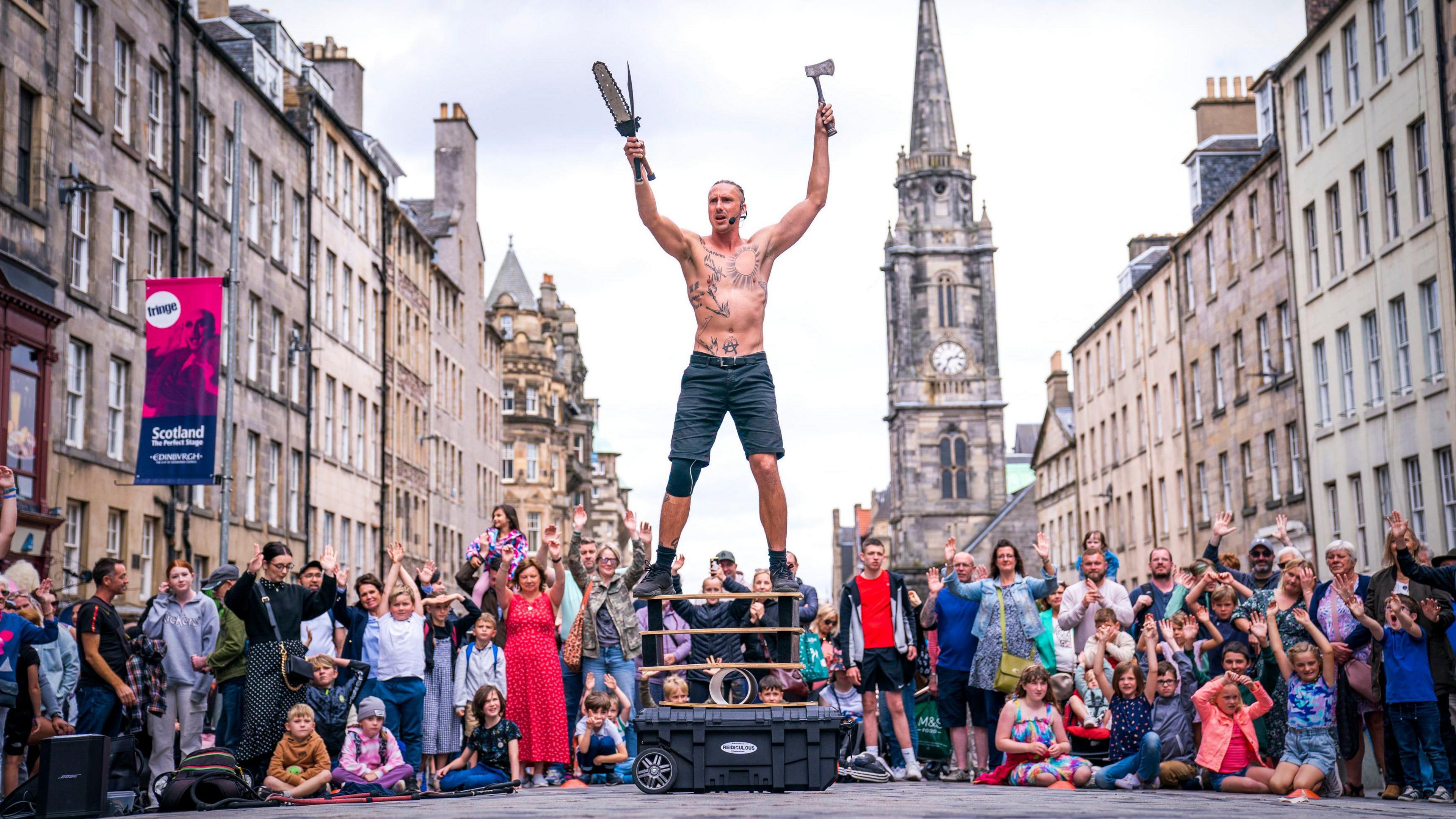 Edinburgh Fringe And Edinburgh International Festival Under Way BBC News