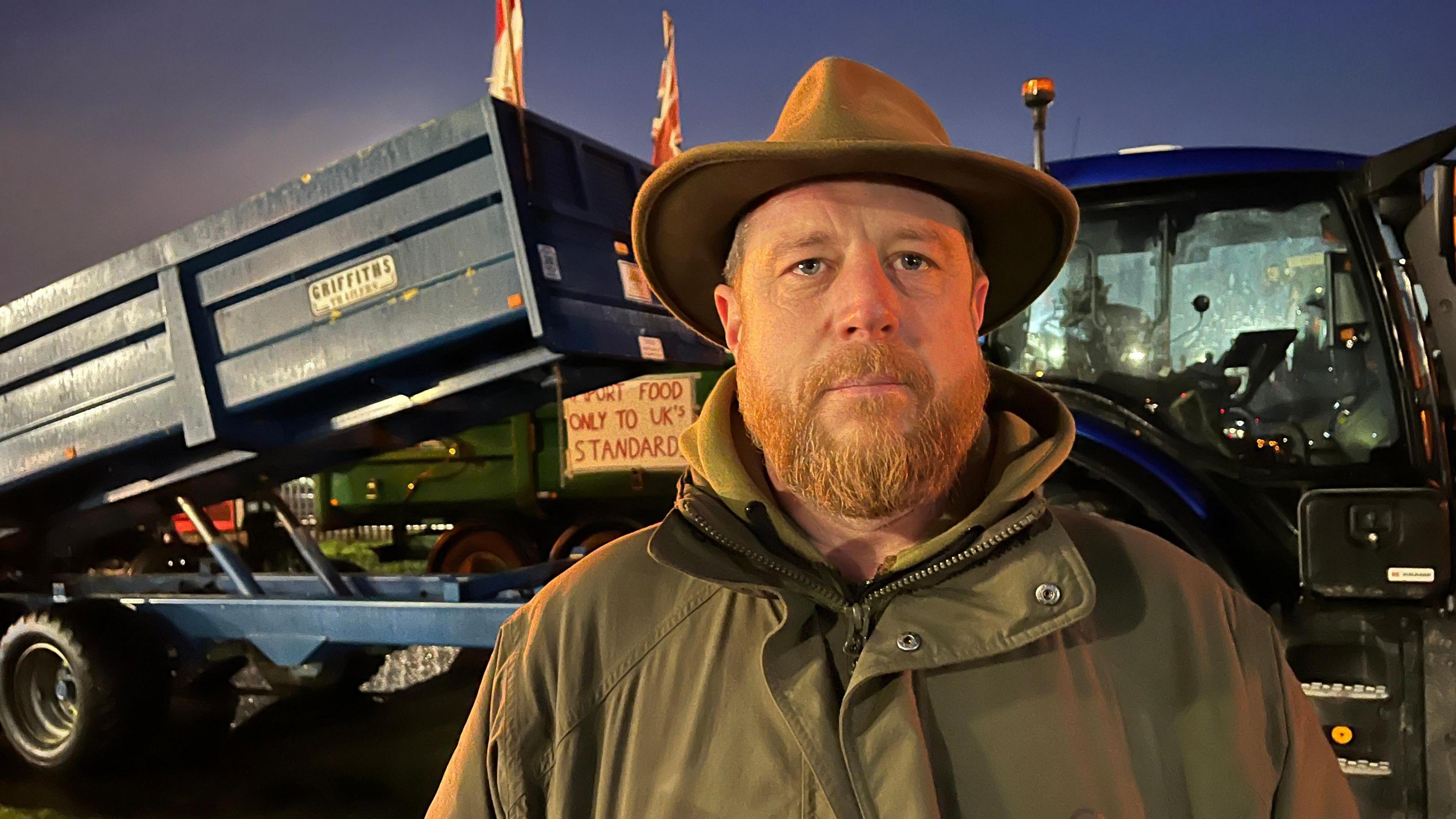 Protesting farmers block Port of Felixstowe with tractors - BBC News
