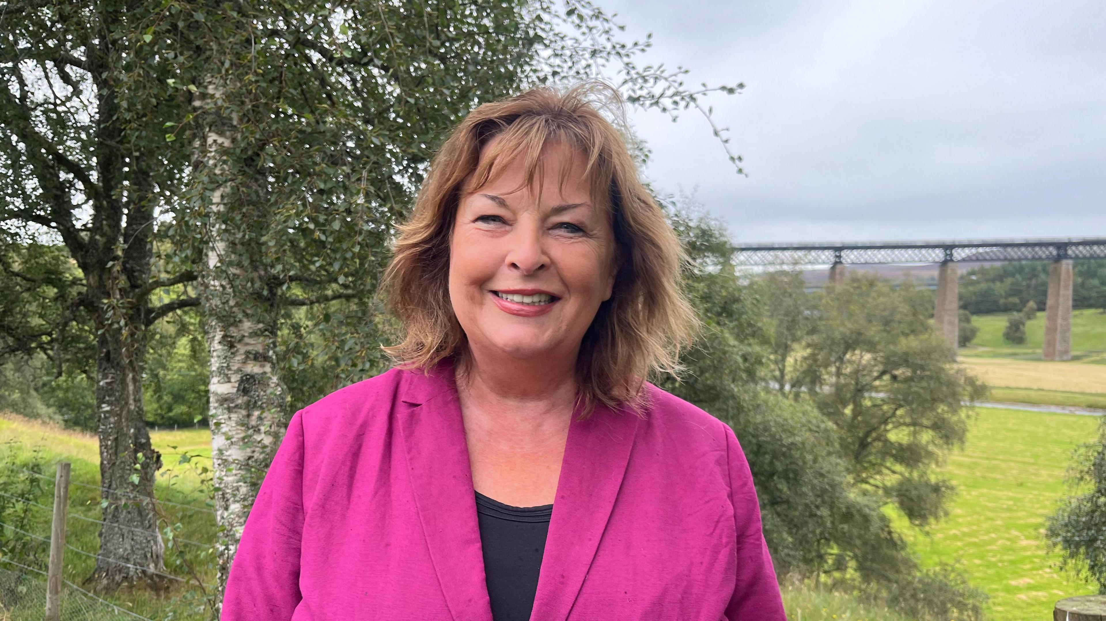 Fiona Hyslop, Rùnaire Còmhdhail Riaghaltas na h-Alba