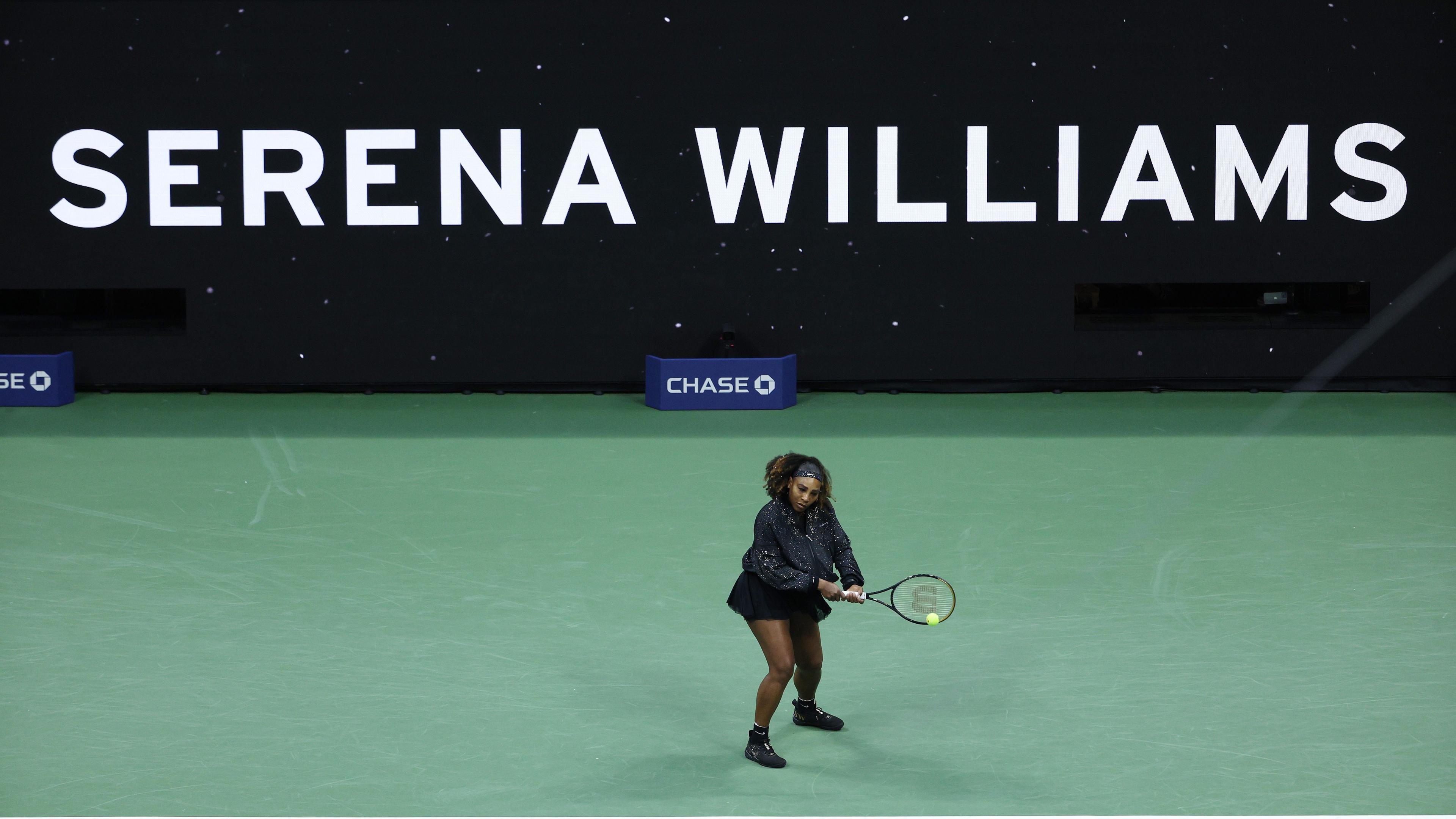 Serena Williams hits a backhand during her warm-up at the 2022 US Open