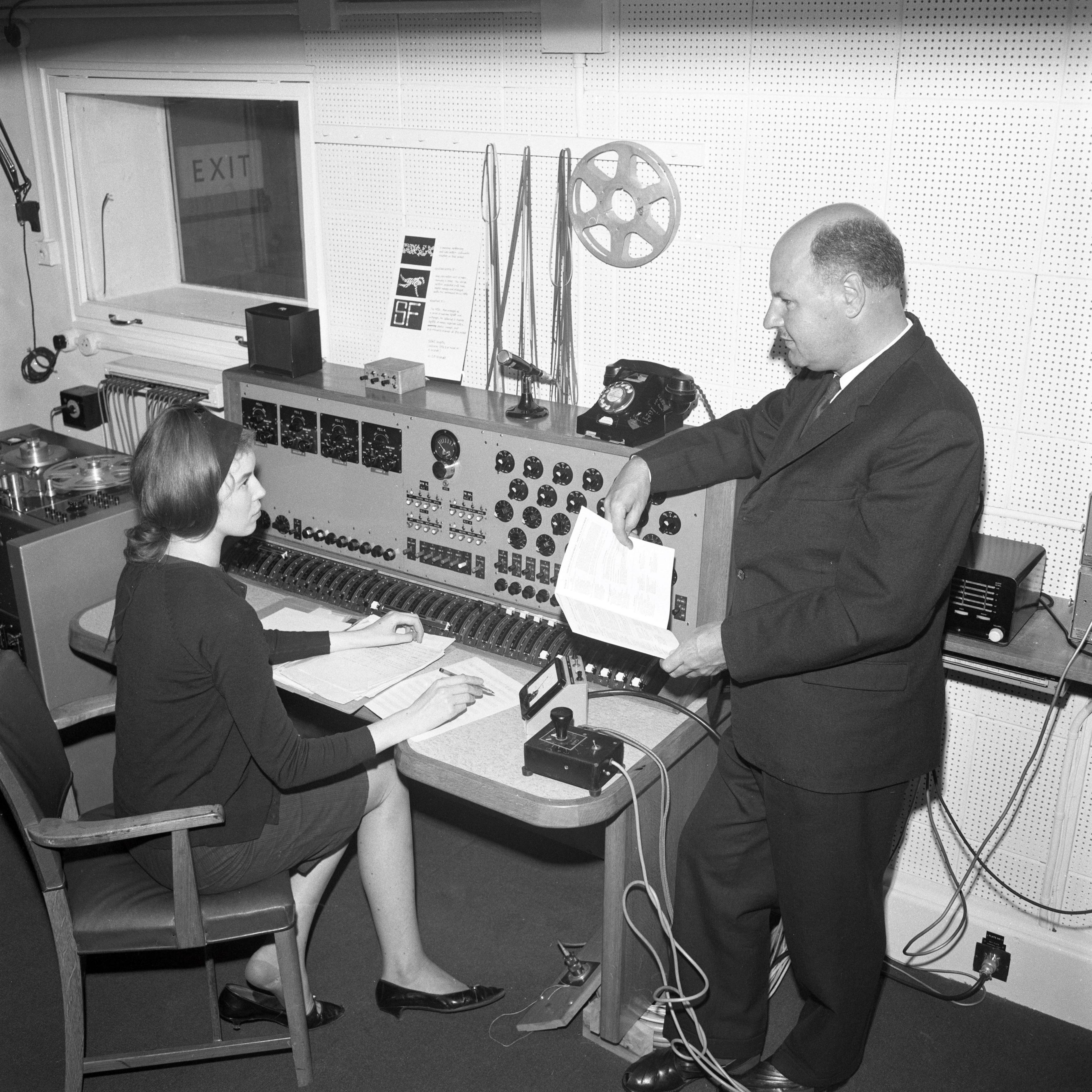 Delia Derbyshire with Desmond Briscoe