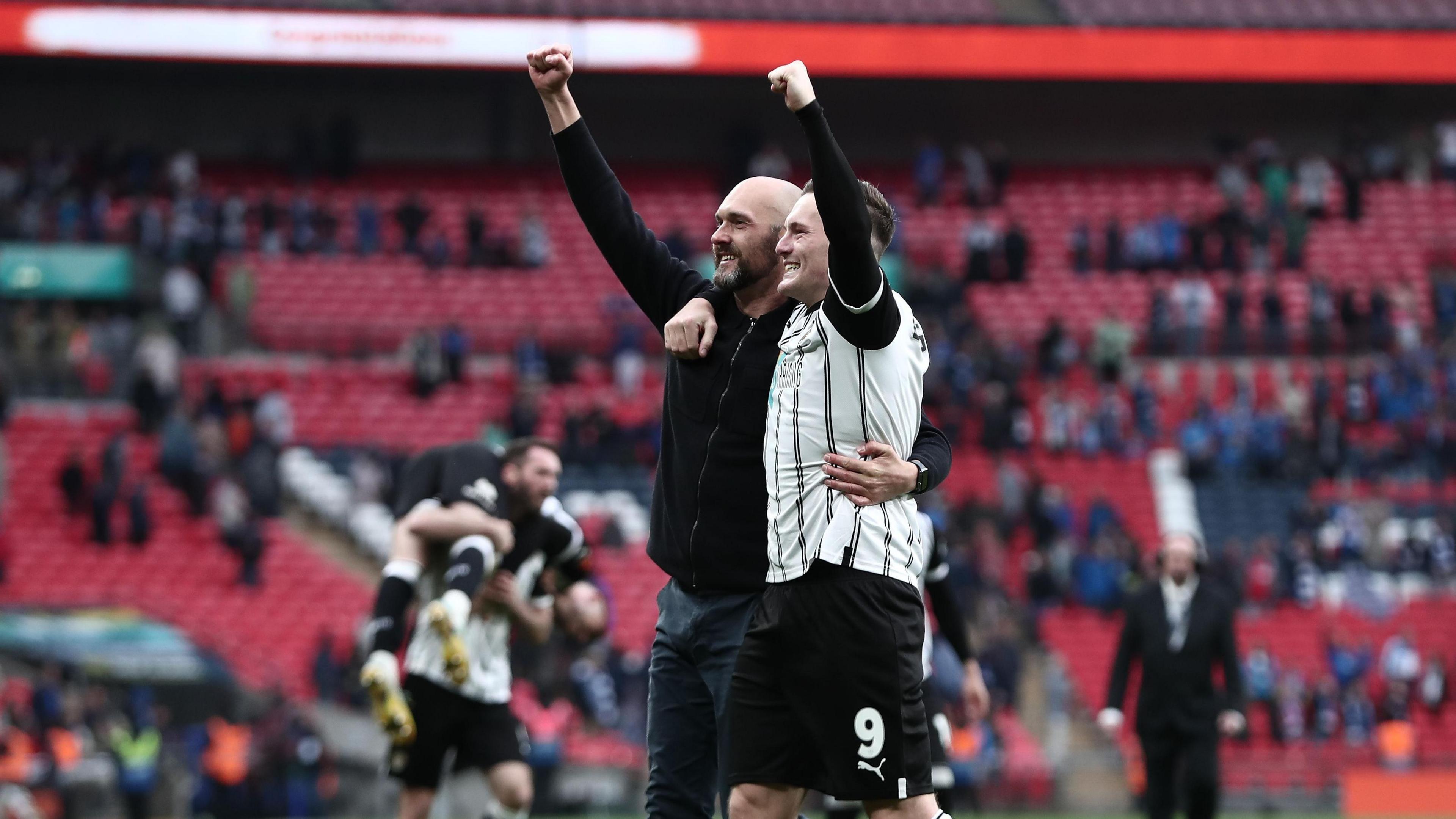 Luke Williams and Macaulay Langstaff of Notts County observe  triumph  astatine  Wembley 
