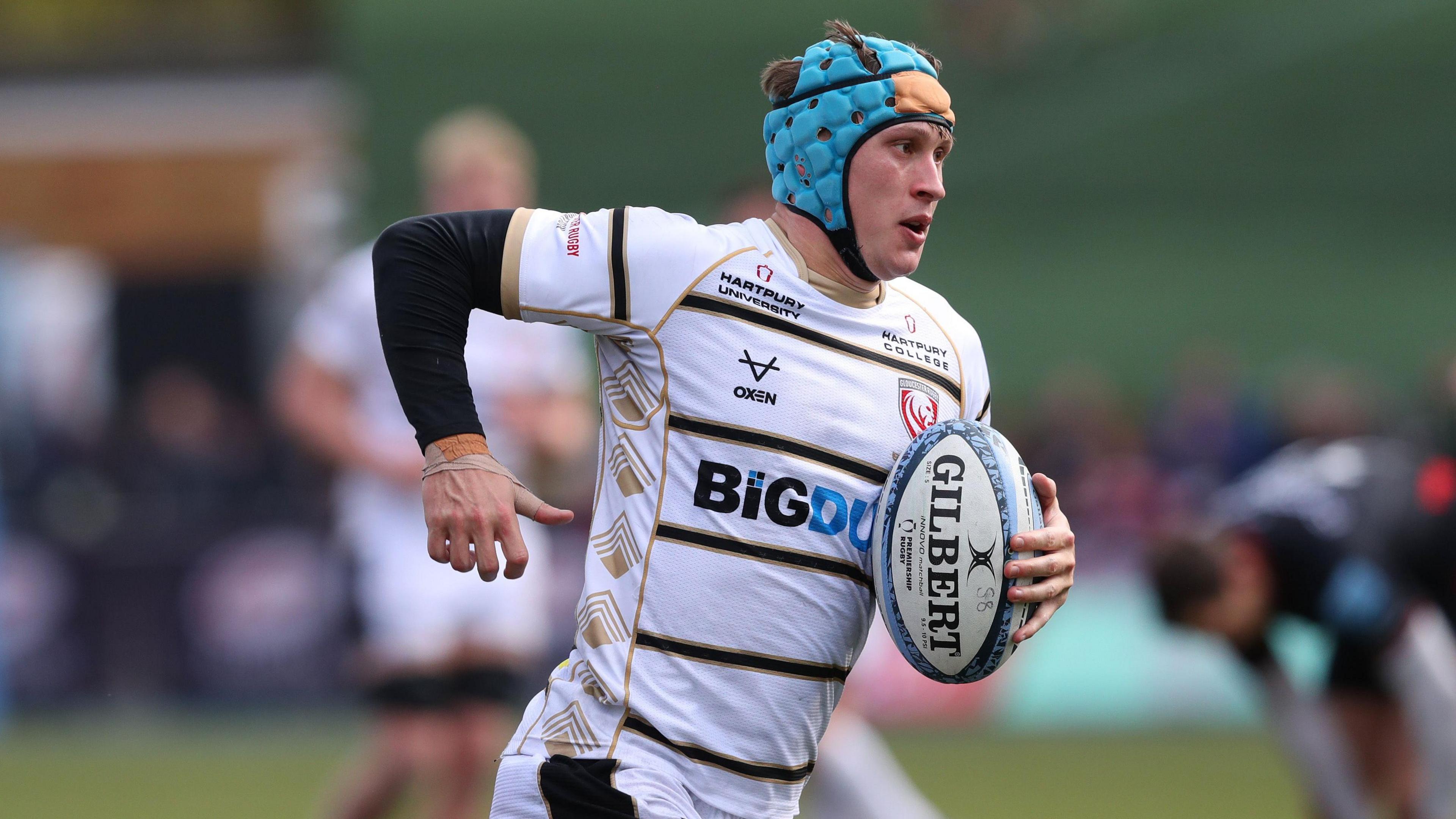 Josh Hathaway running with the ball against Saracens