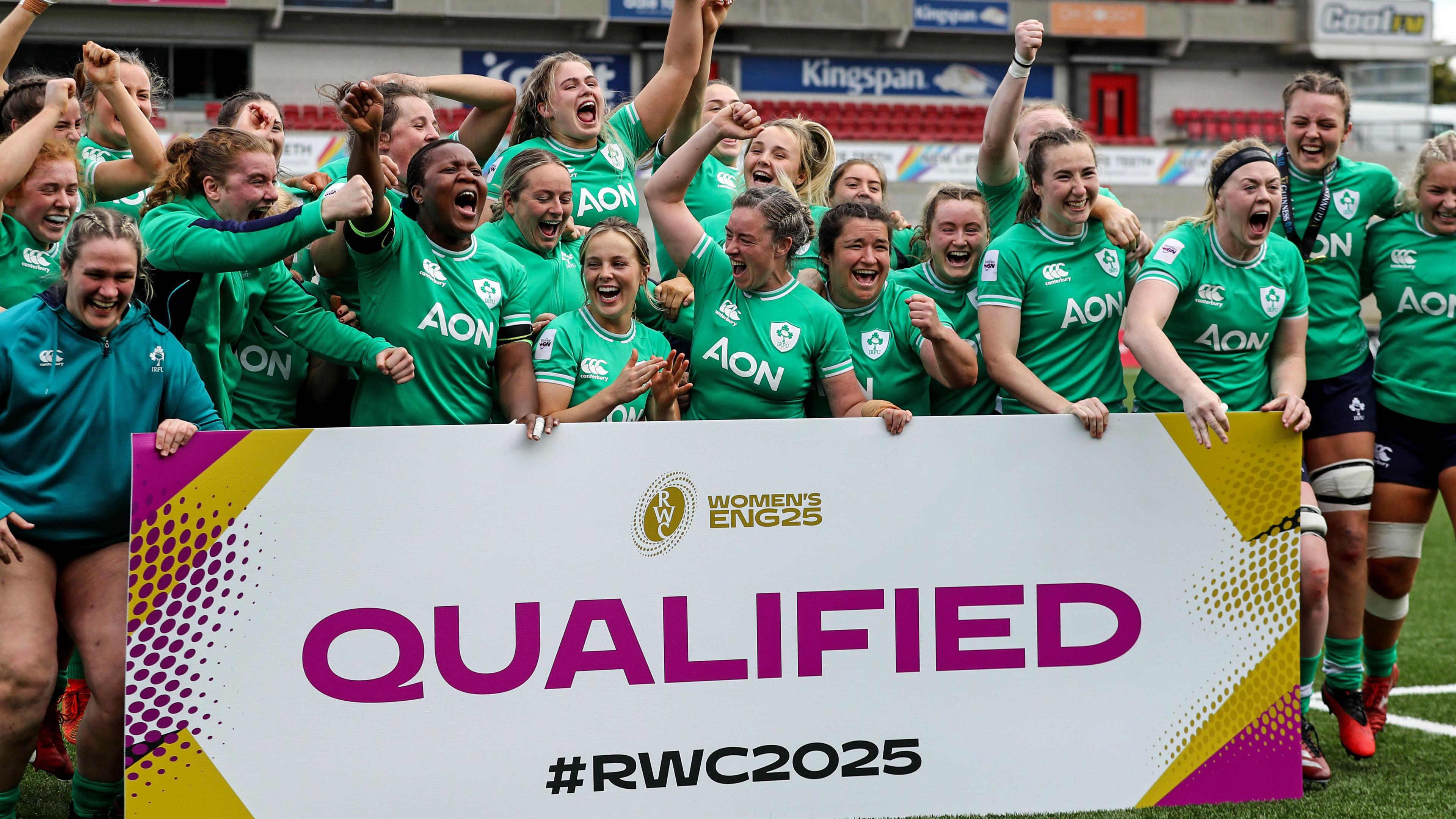 Ireland players celebrate their World Cup qualification