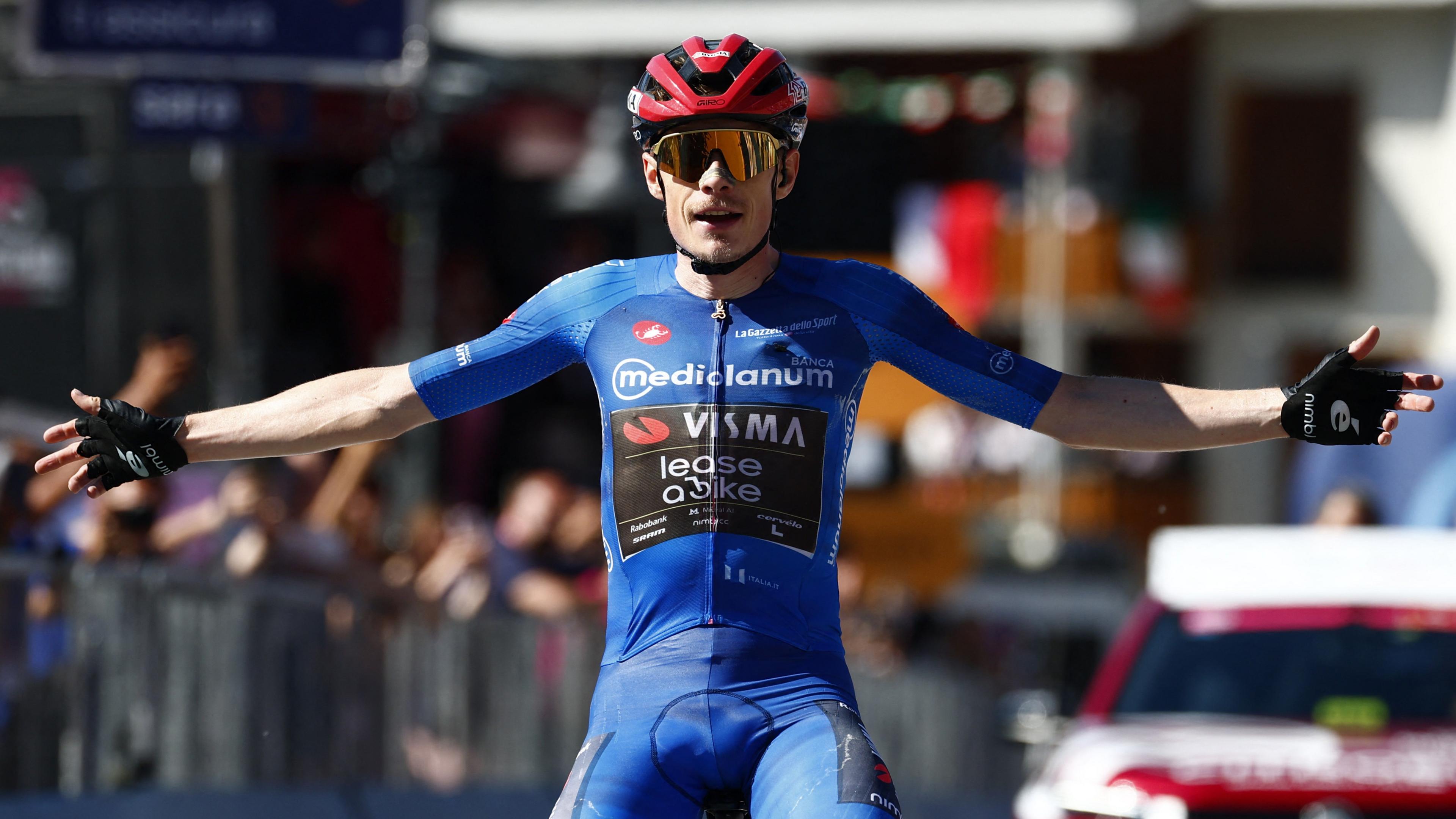 Jonas Vingegaard celebrates winning stage 14 of 2026 Giro d'Italia