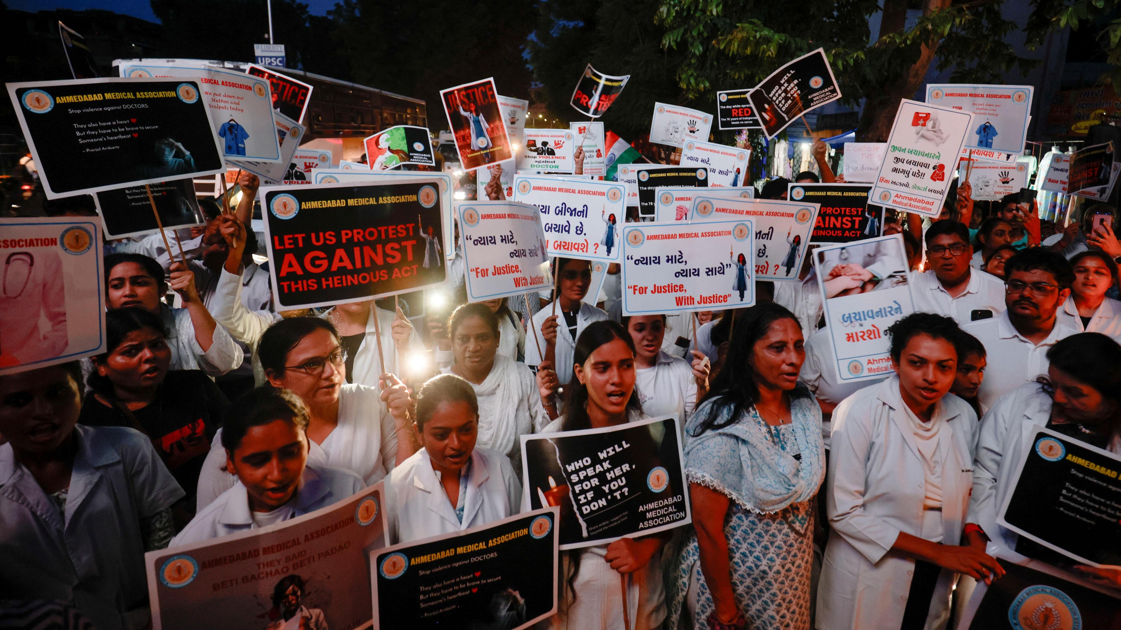 Protest in Ahmedabad, 17 August