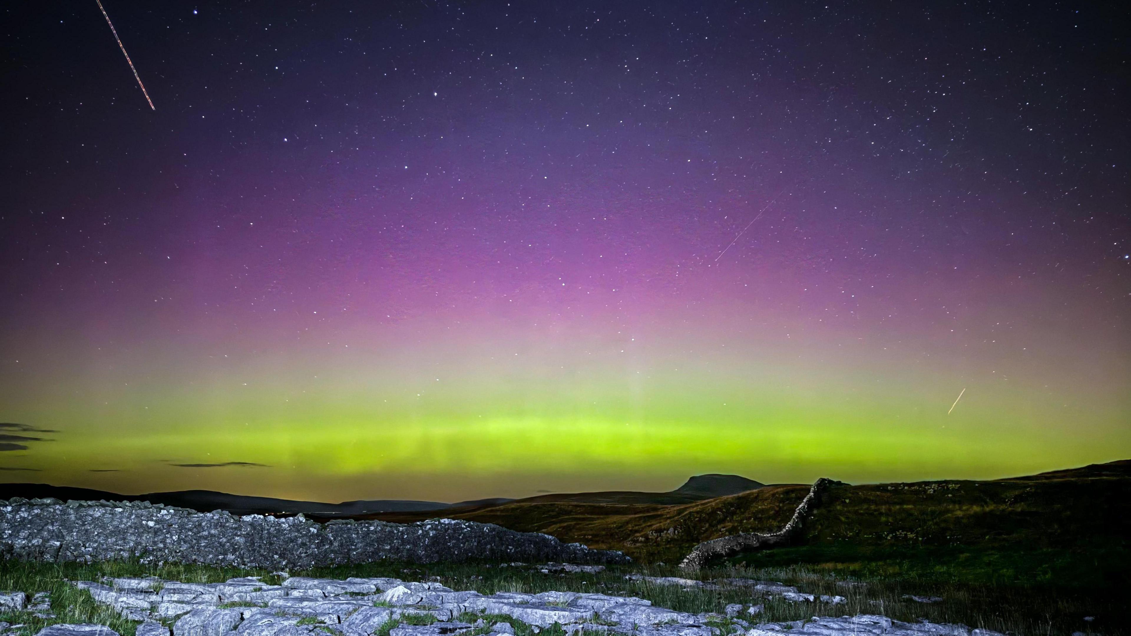 Aurora with Pen Y Ghent and the limestone pavement