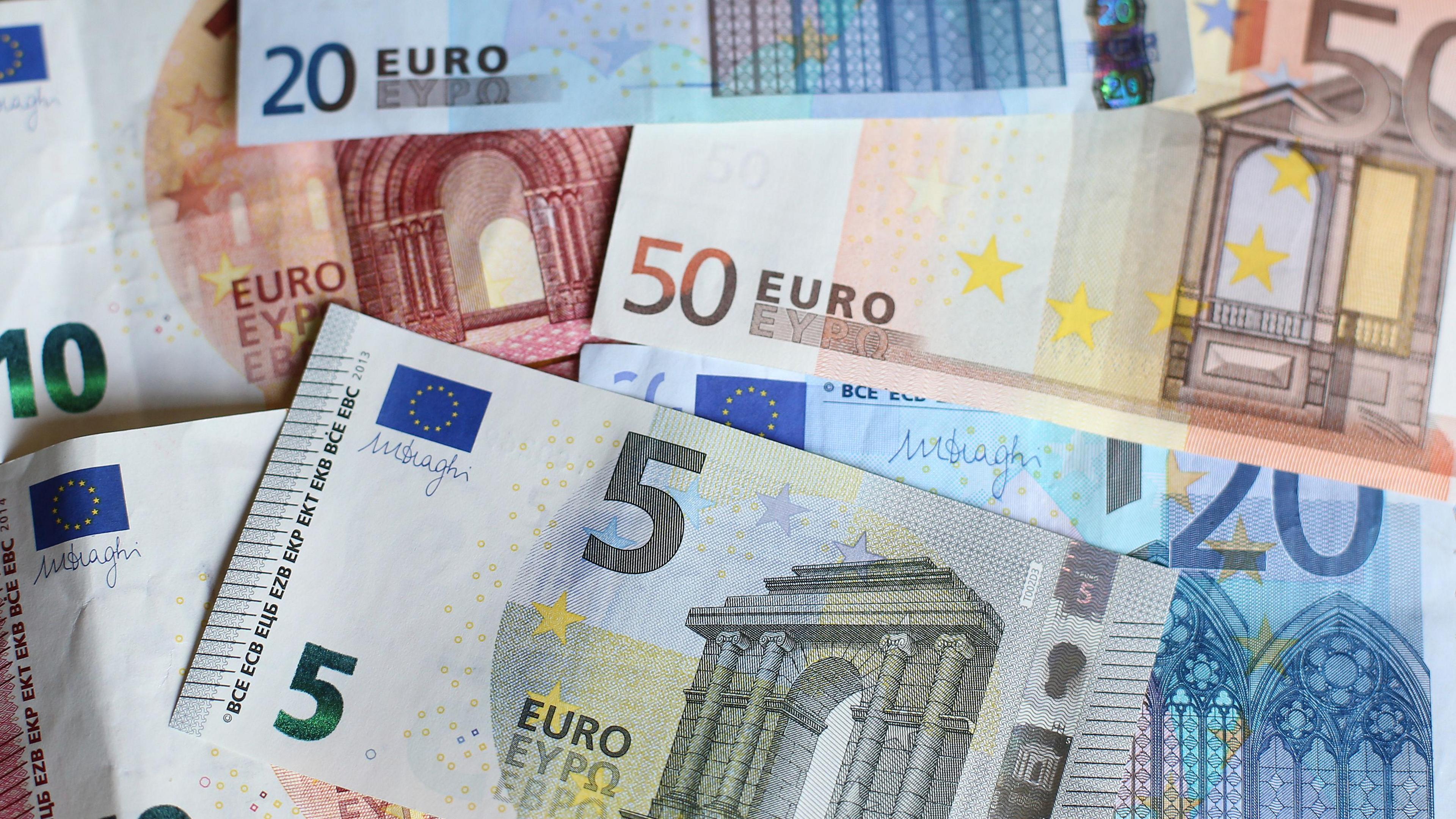 Euro banknotes