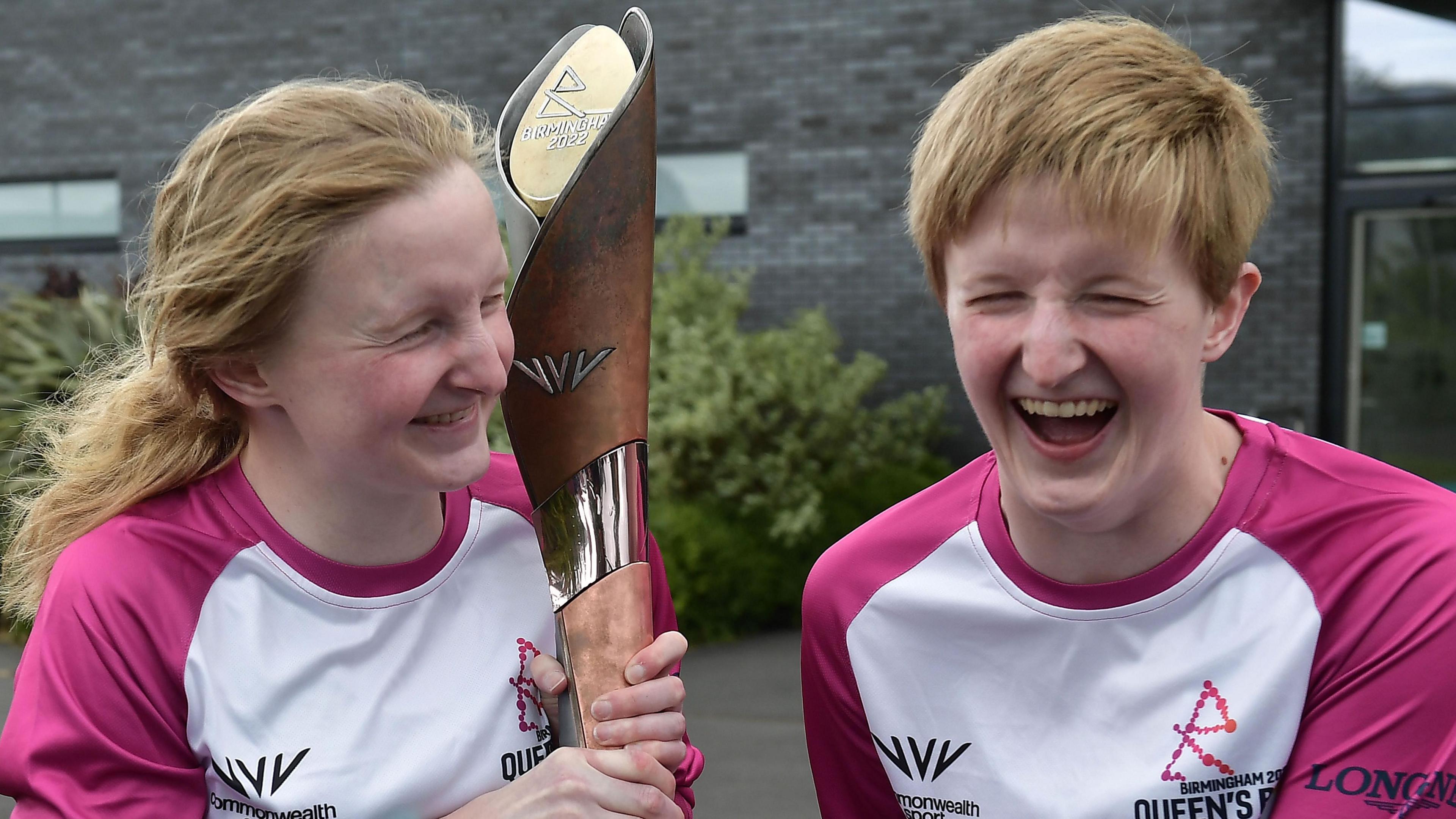 Judith and Chloe MacCombe pictured before competing for Northern Ireland at the 2022 Commonwealth Games 