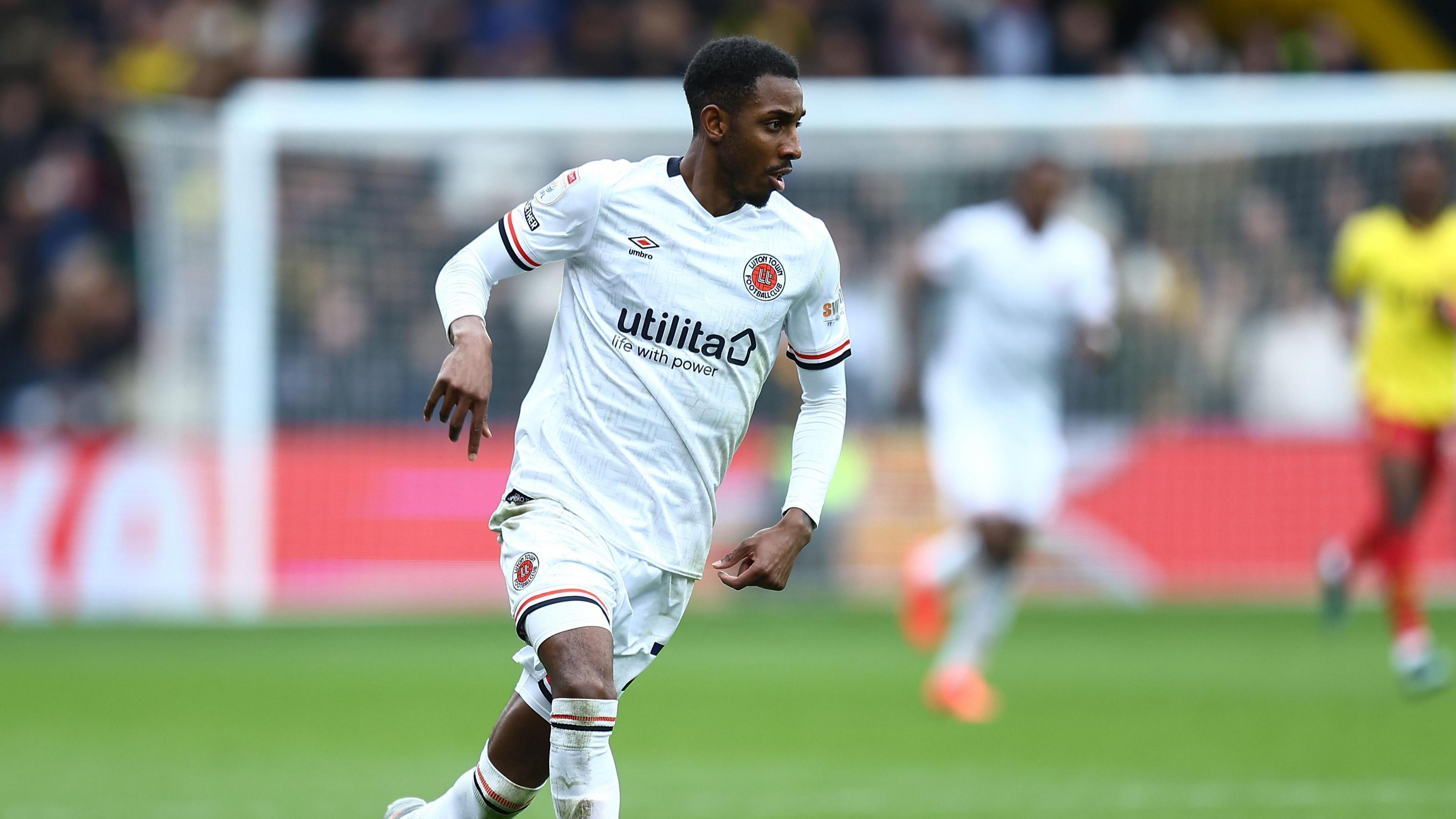 Isaiah Jones playing for Luton Town