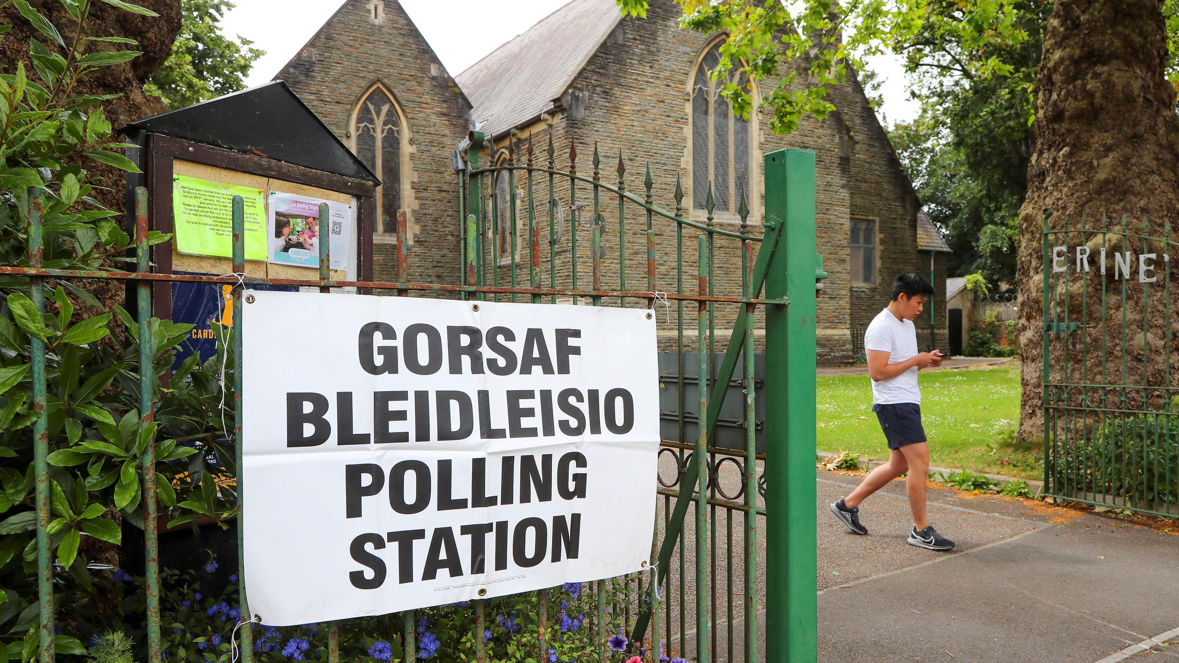 Llun o orsaf bleidleisio