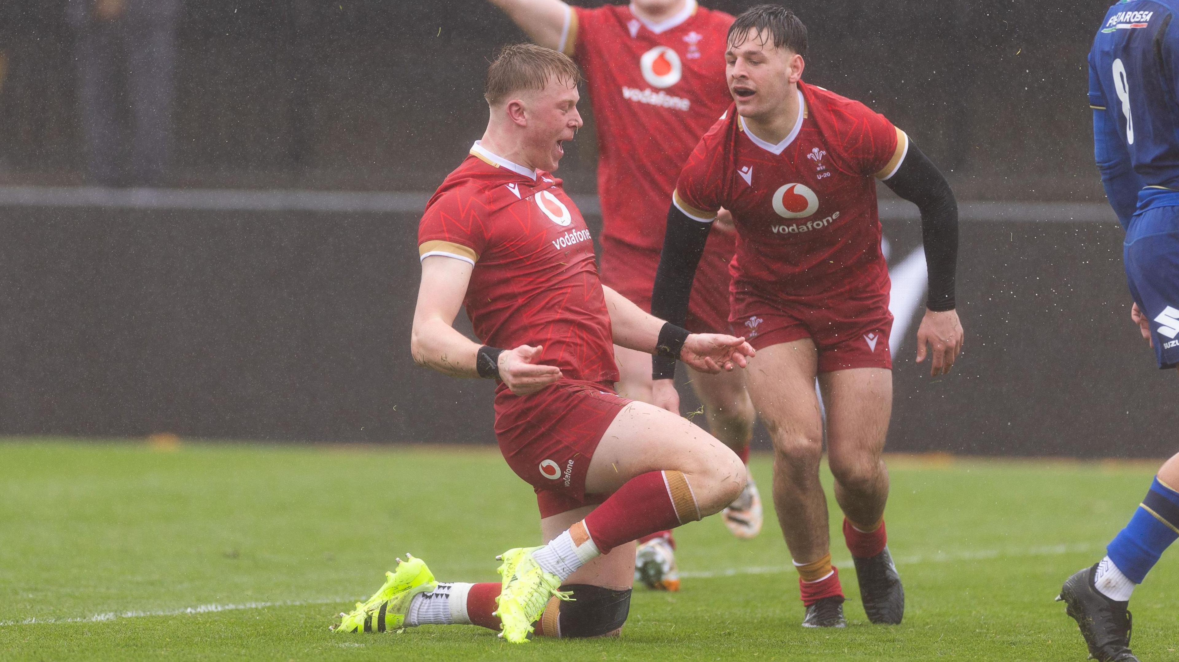 Full-back Lewis Edwards celebrates scoring for Wales Under-20s against Italy