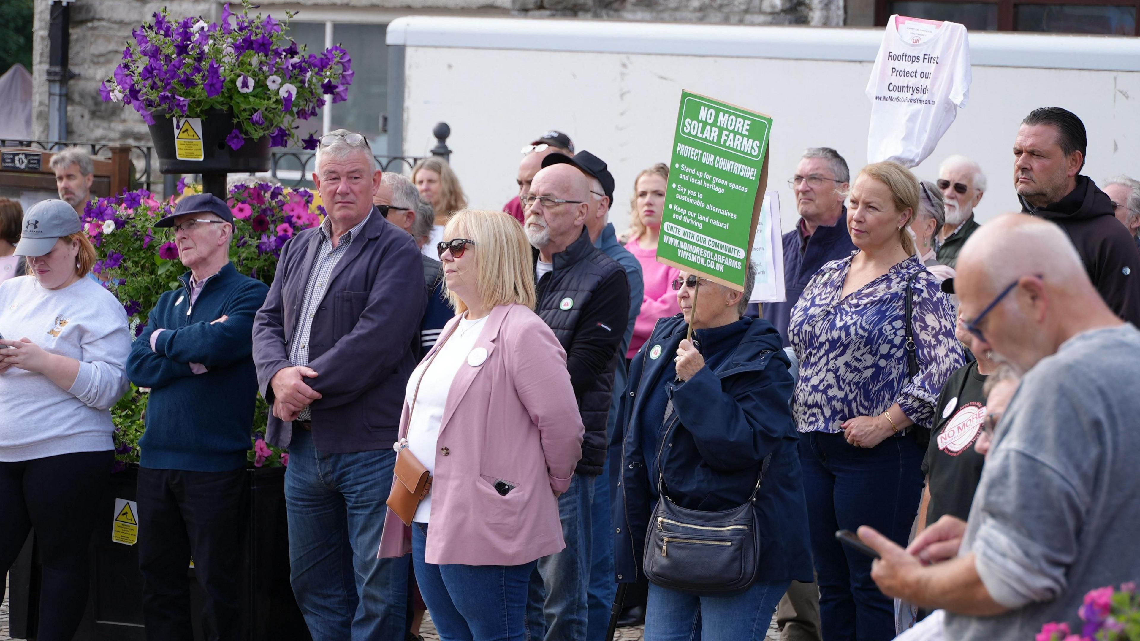 Protest solar Llangefni