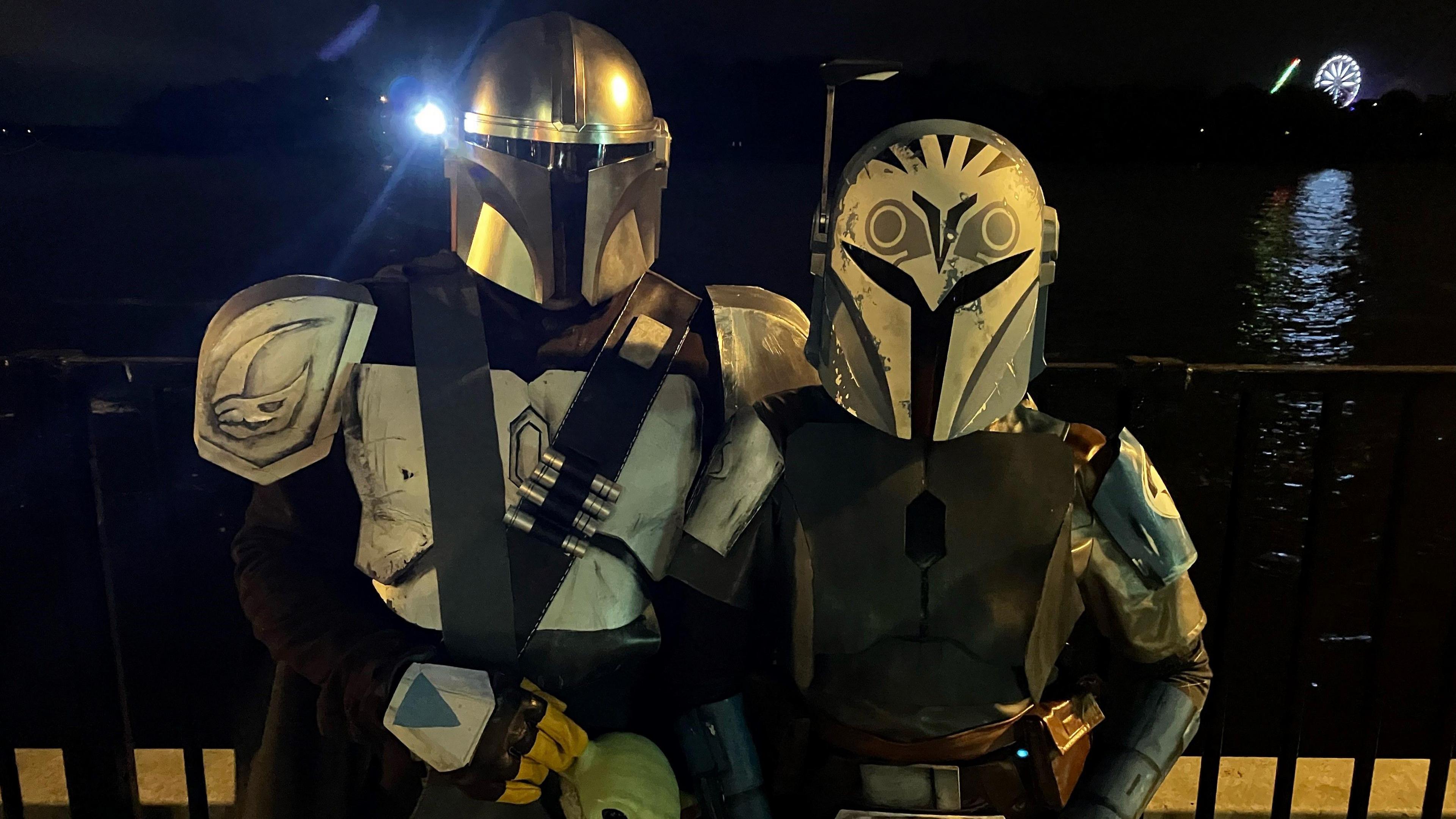 Mandalorian costumes in derry at haloween