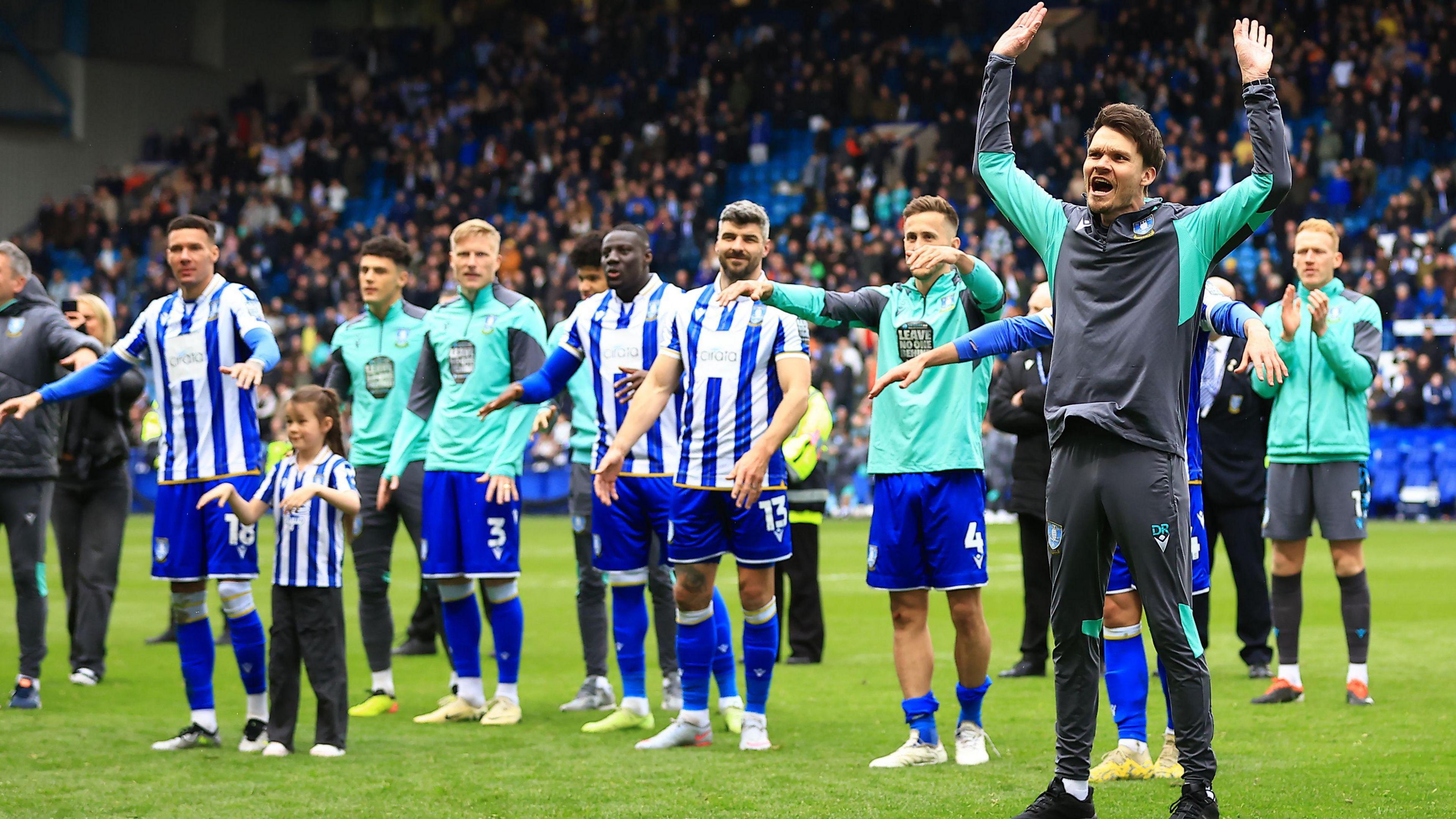 Sheffield Wednesday boss Danny Rohl and players