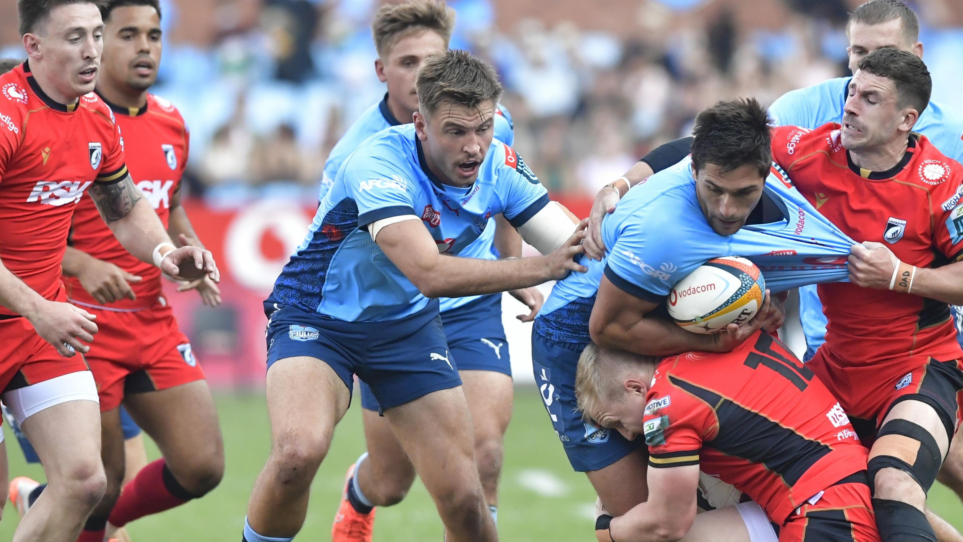 Bulls yn erbyn Caerdydd