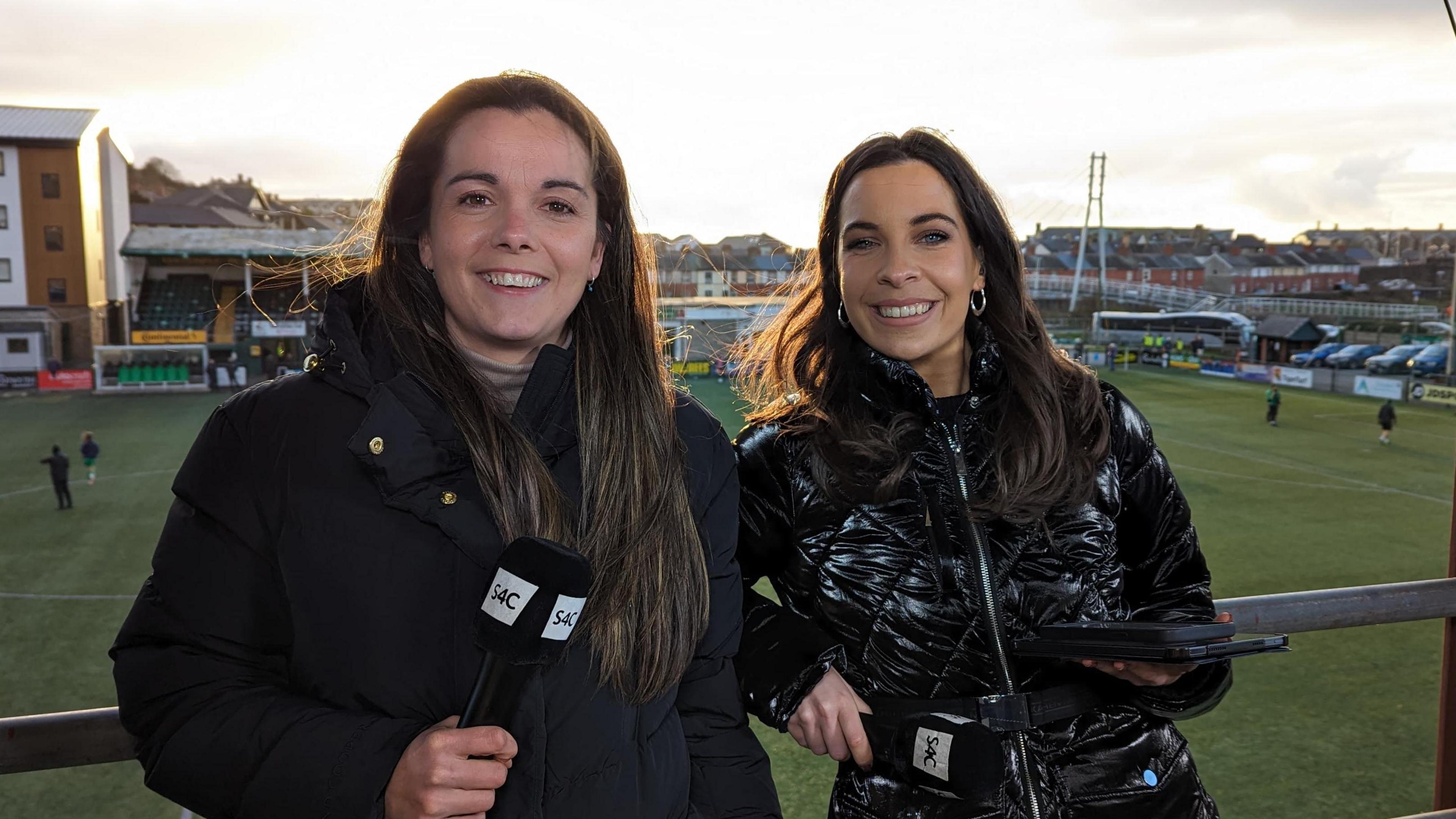 Sioned Dafydd a Gwenan Harries