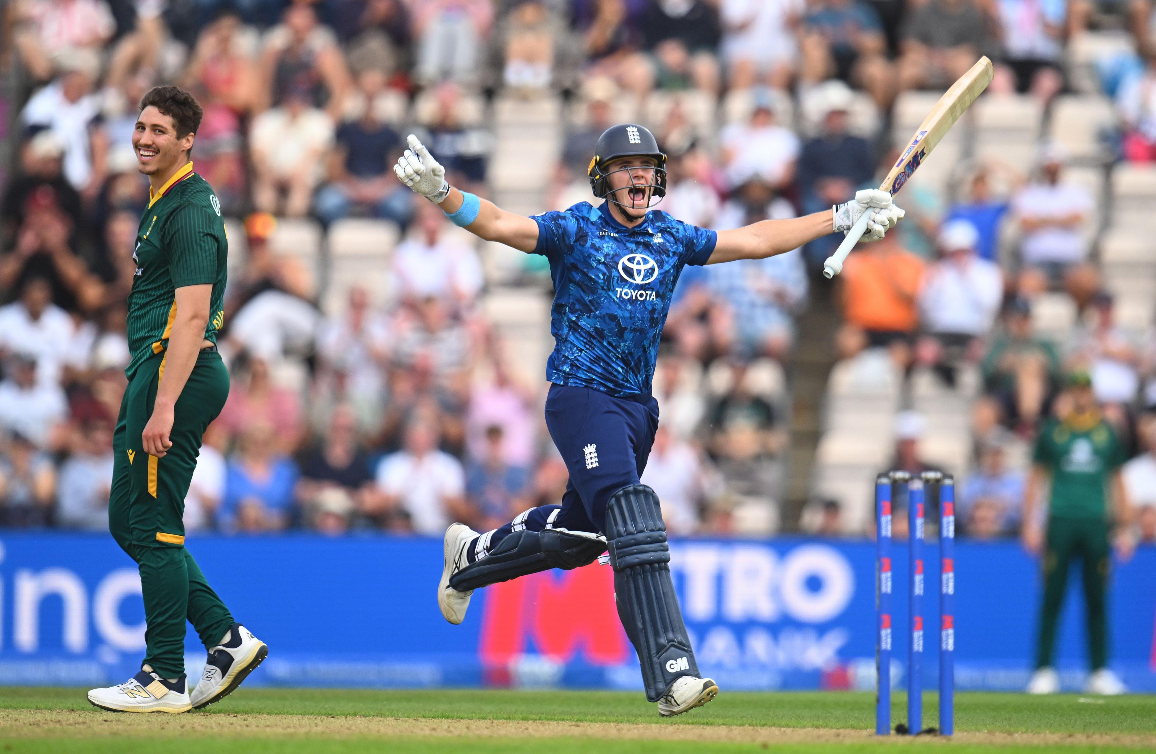 England's Jacob Bethell celebrates their century during the 3rd Metro Bank ODI match between England and South Africa at Utilita Bowl. Photo by Harry Trump