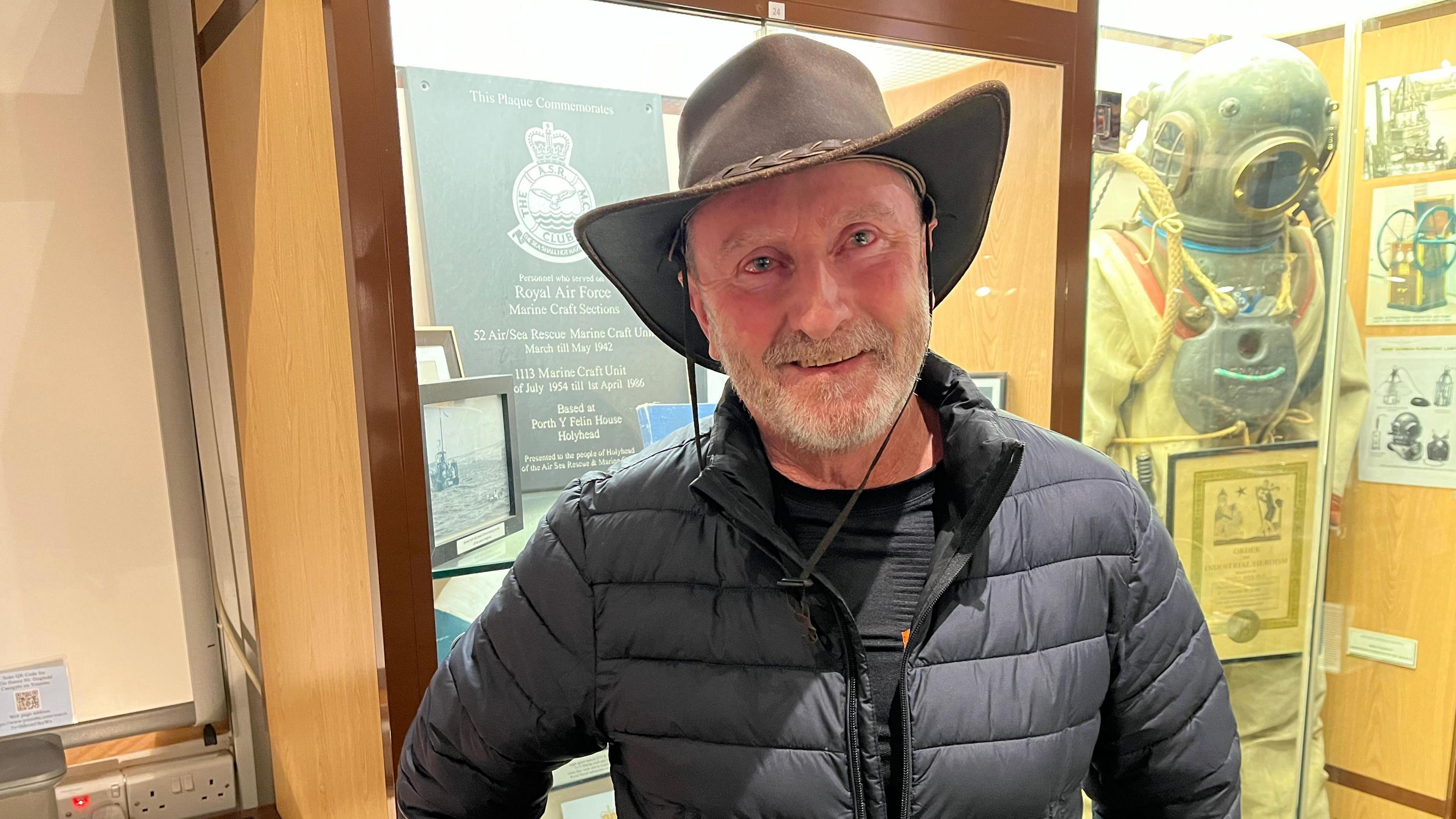 Will Stewart yn Amgueddfa Forwrol Caergybi