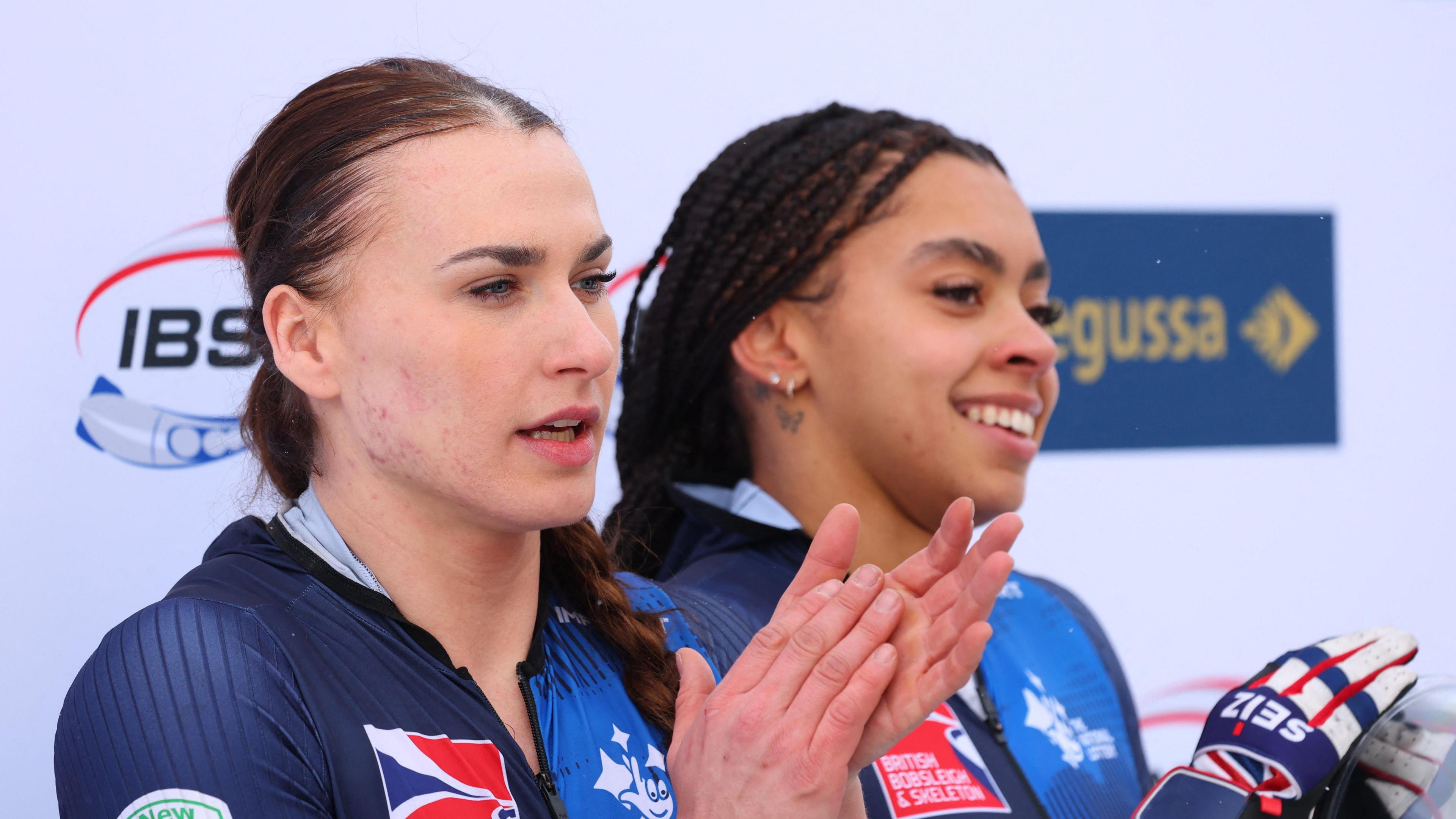 Adele Nicoll a Kya Placide