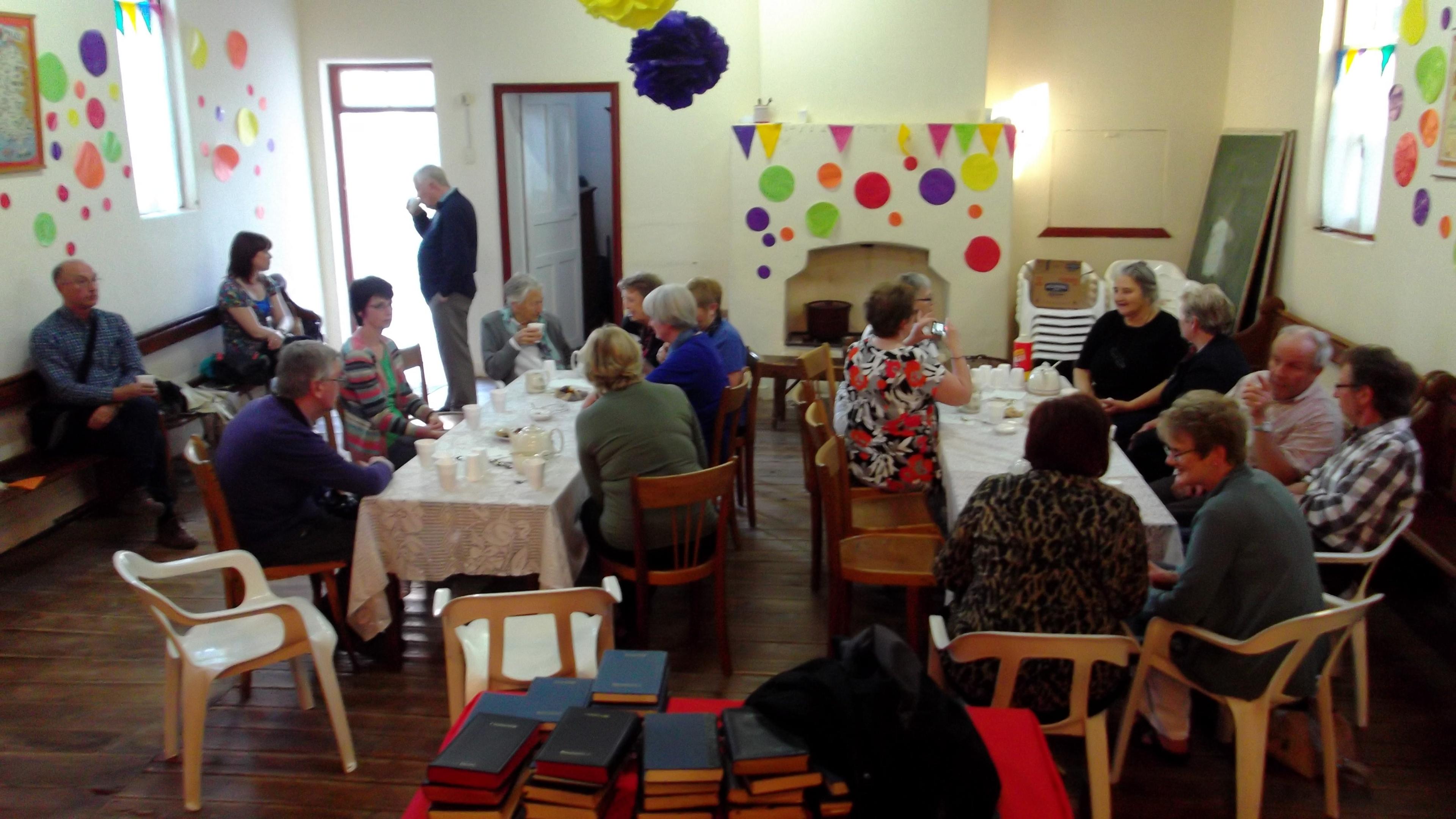 Taith cwmni Crwydro yn ymweld â Chapel Bethel, Trelew