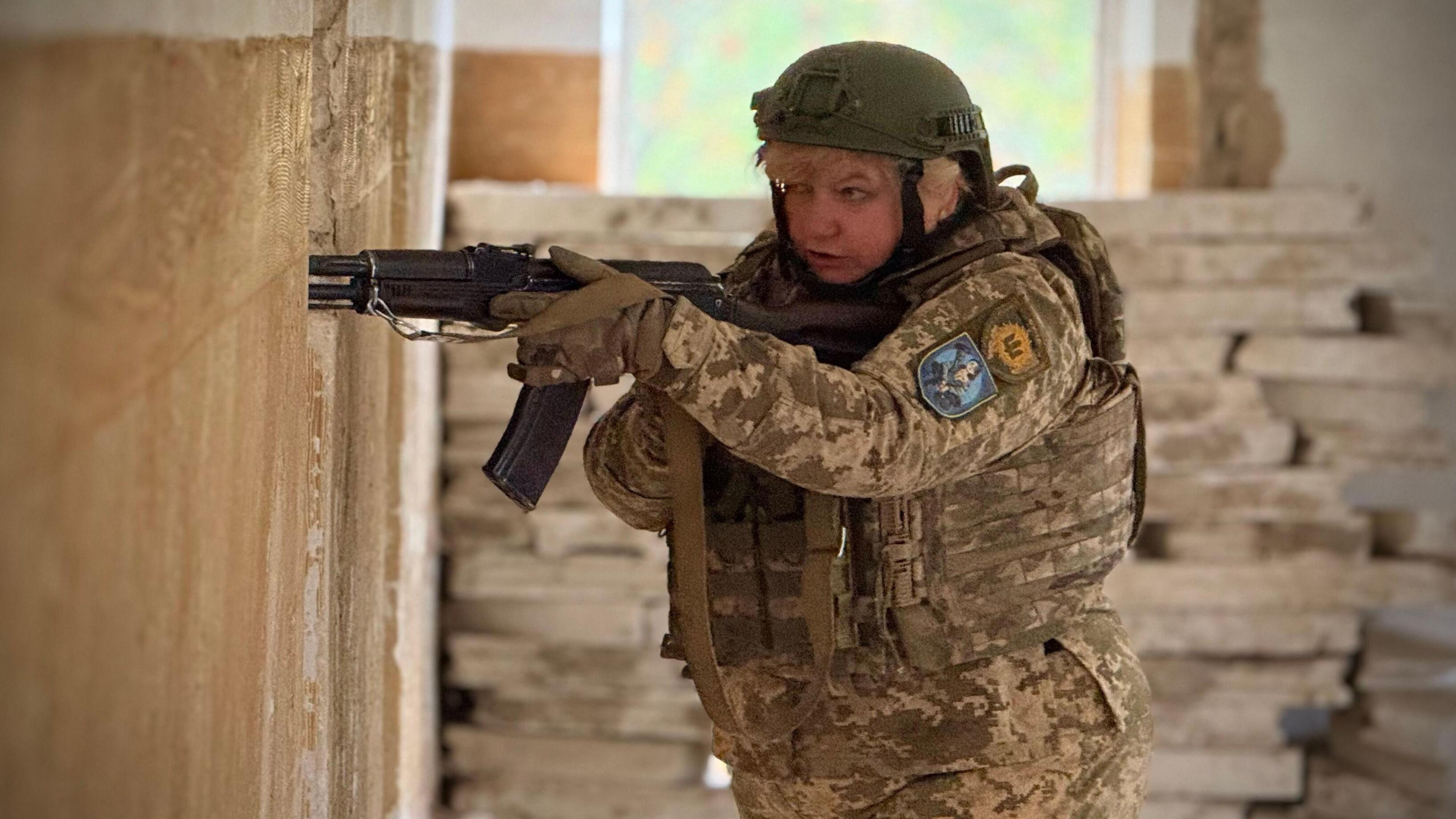 Valentyna (call sign Valkyrie) in combat training