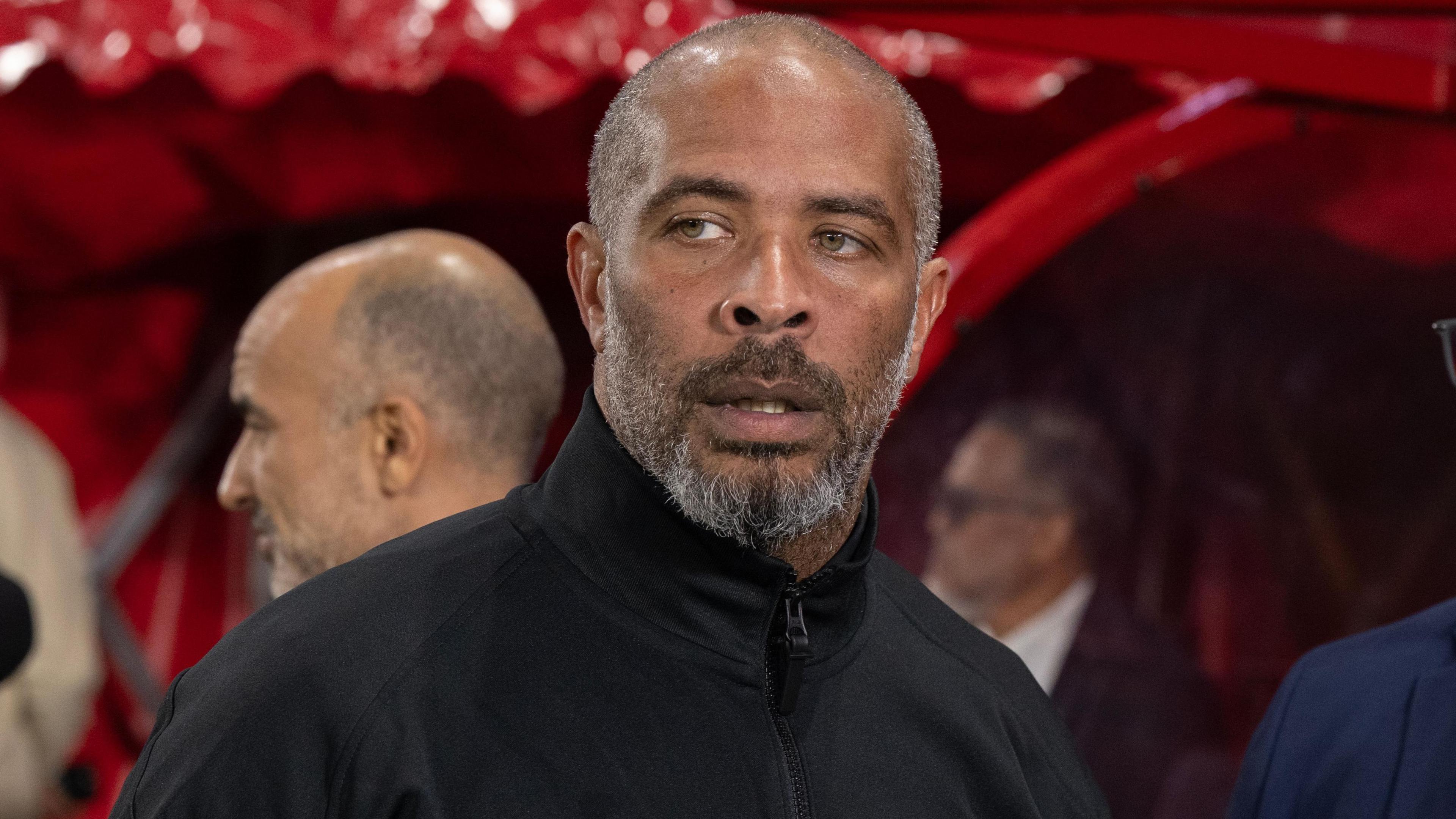 Eric Chelle on the touchline